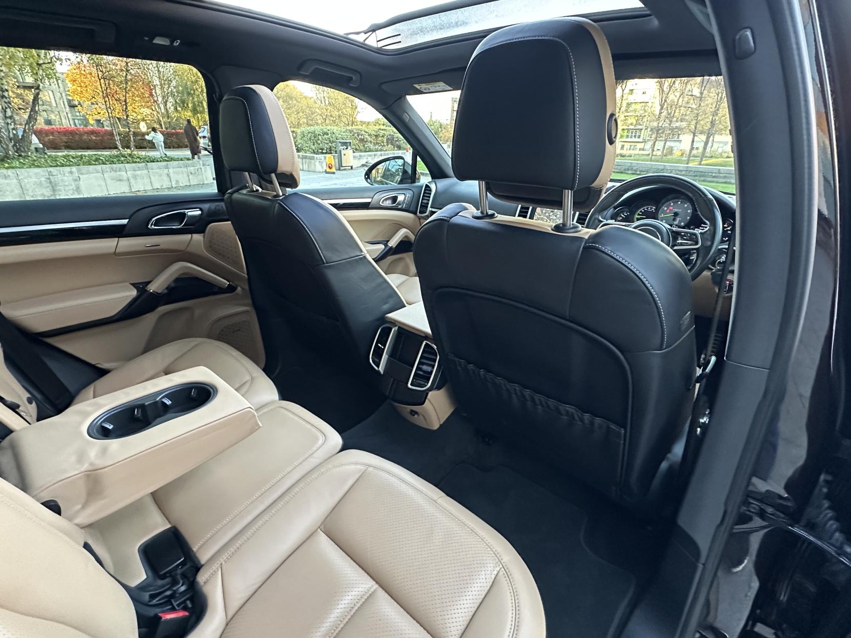 Porsche Cayenne 3.0 V6 E-Hybrid S SUV 5dr Petrol Plug-in Hybrid TiptronicS 4WD Euro 6 (s/s) (416 ps)