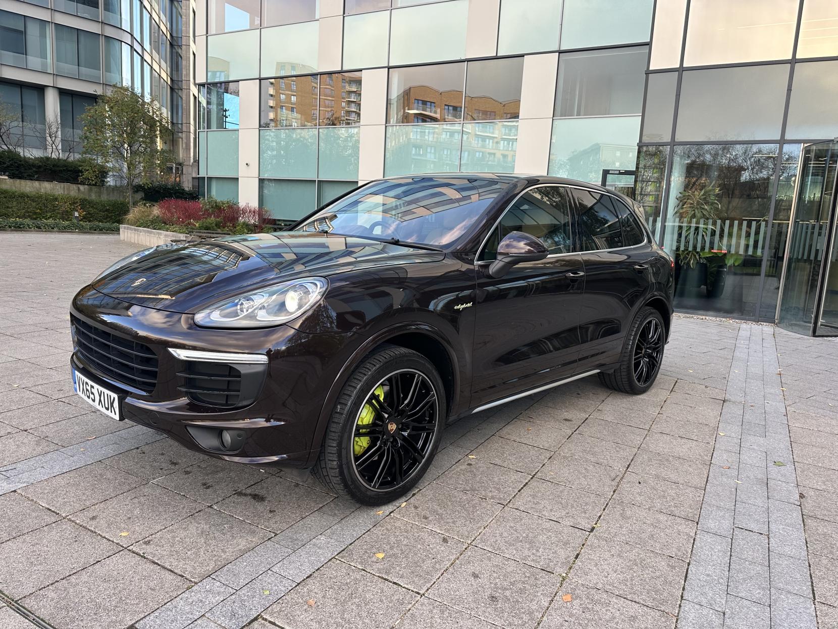 Porsche Cayenne 3.0 V6 E-Hybrid S SUV 5dr Petrol Plug-in Hybrid TiptronicS 4WD Euro 6 (s/s) (416 ps)