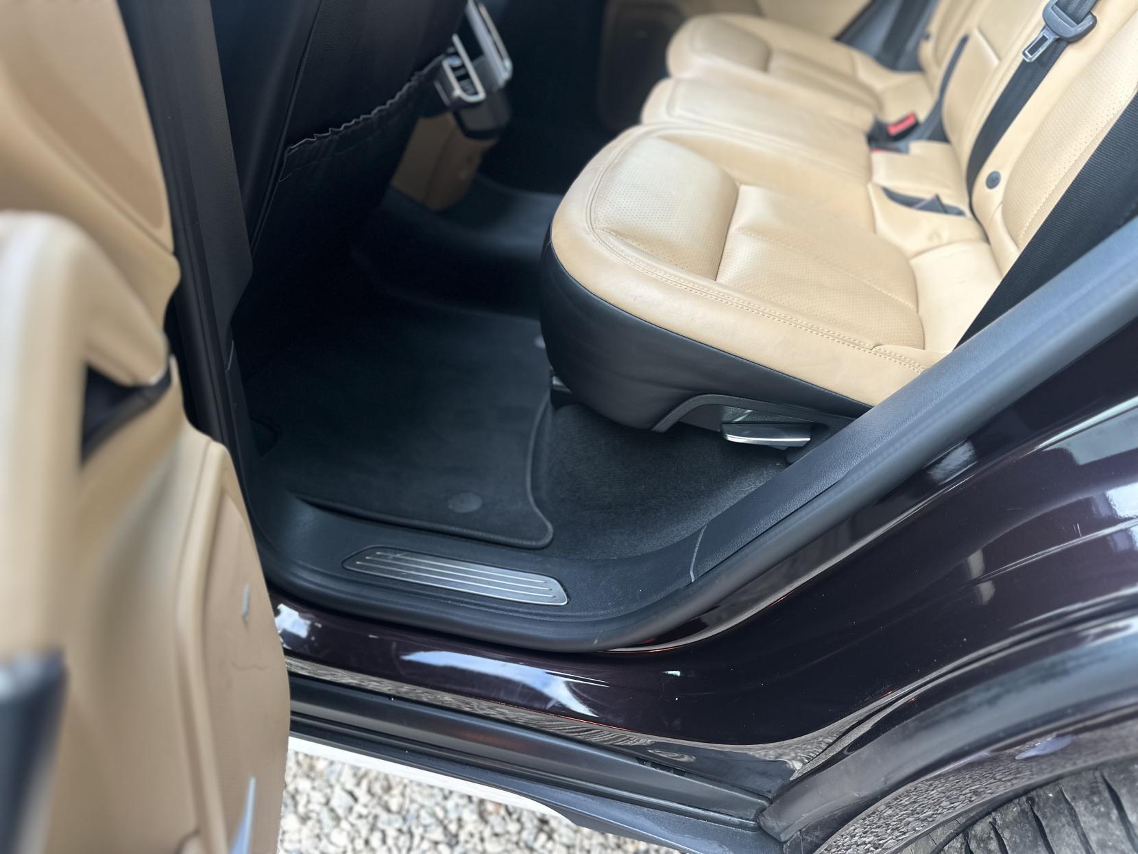 Porsche Cayenne 3.0 V6 E-Hybrid S SUV 5dr Petrol Plug-in Hybrid TiptronicS 4WD Euro 6 (s/s) (416 ps)