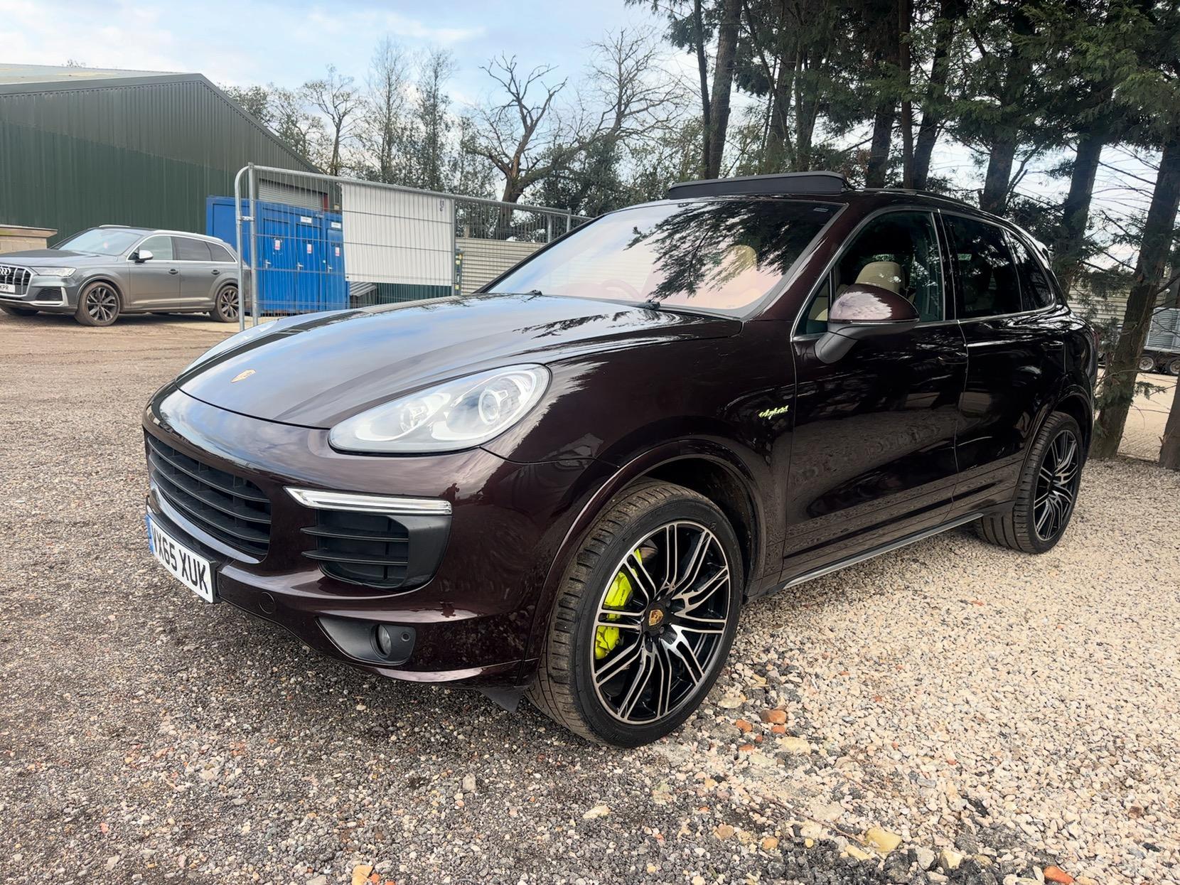 Porsche Cayenne 3.0 V6 E-Hybrid S SUV 5dr Petrol Plug-in Hybrid TiptronicS 4WD Euro 6 (s/s) (416 ps)