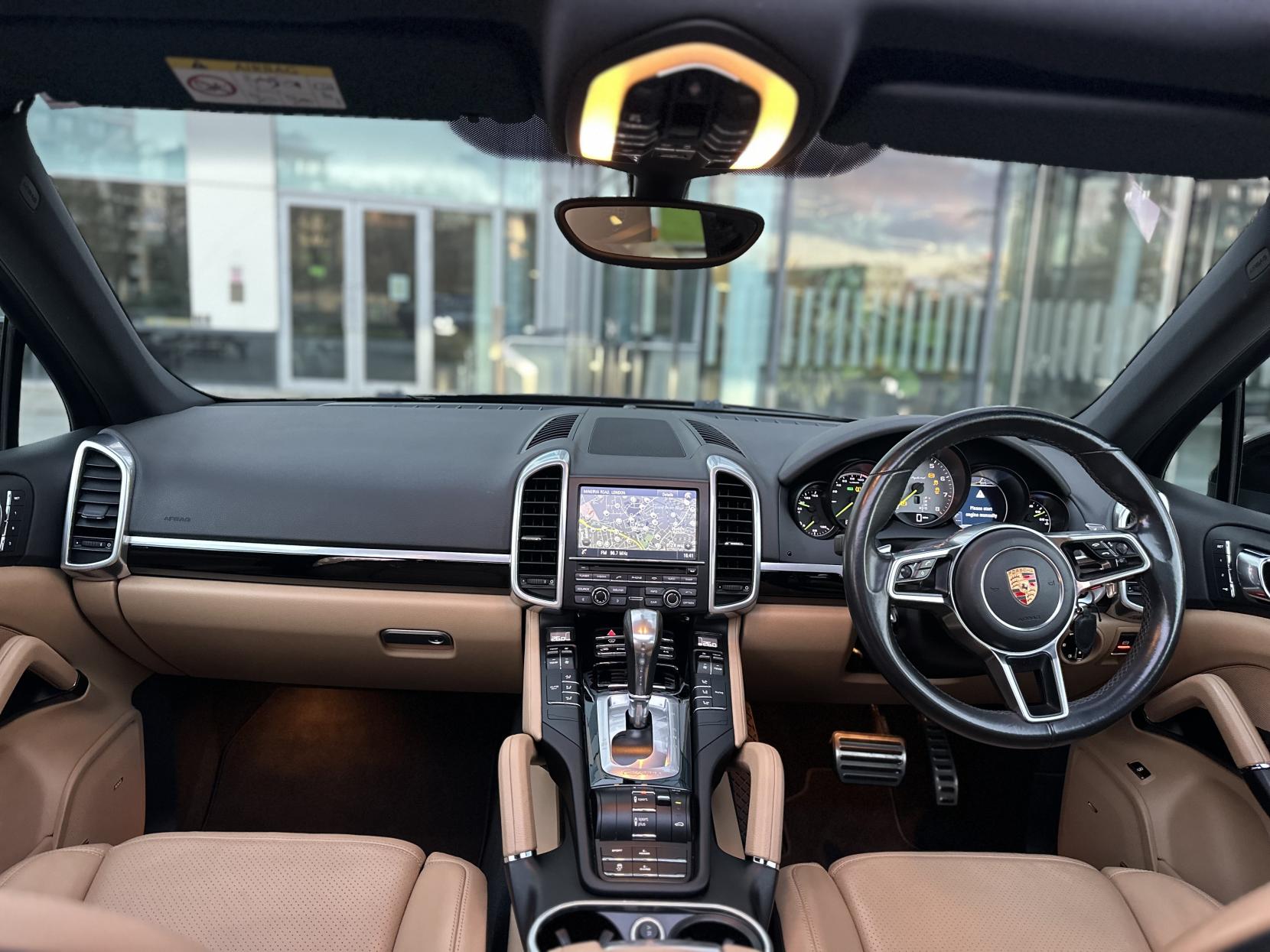 Porsche Cayenne 3.0 V6 E-Hybrid S SUV 5dr Petrol Plug-in Hybrid TiptronicS 4WD Euro 6 (s/s) (416 ps)