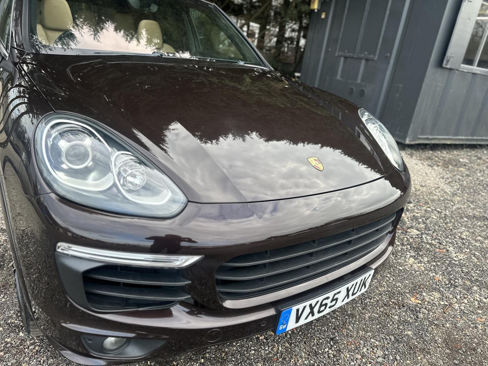 Porsche Cayenne 3.0 V6 E-Hybrid S SUV 5dr Petrol Plug-in Hybrid TiptronicS 4WD Euro 6 (s/s) (416 ps)