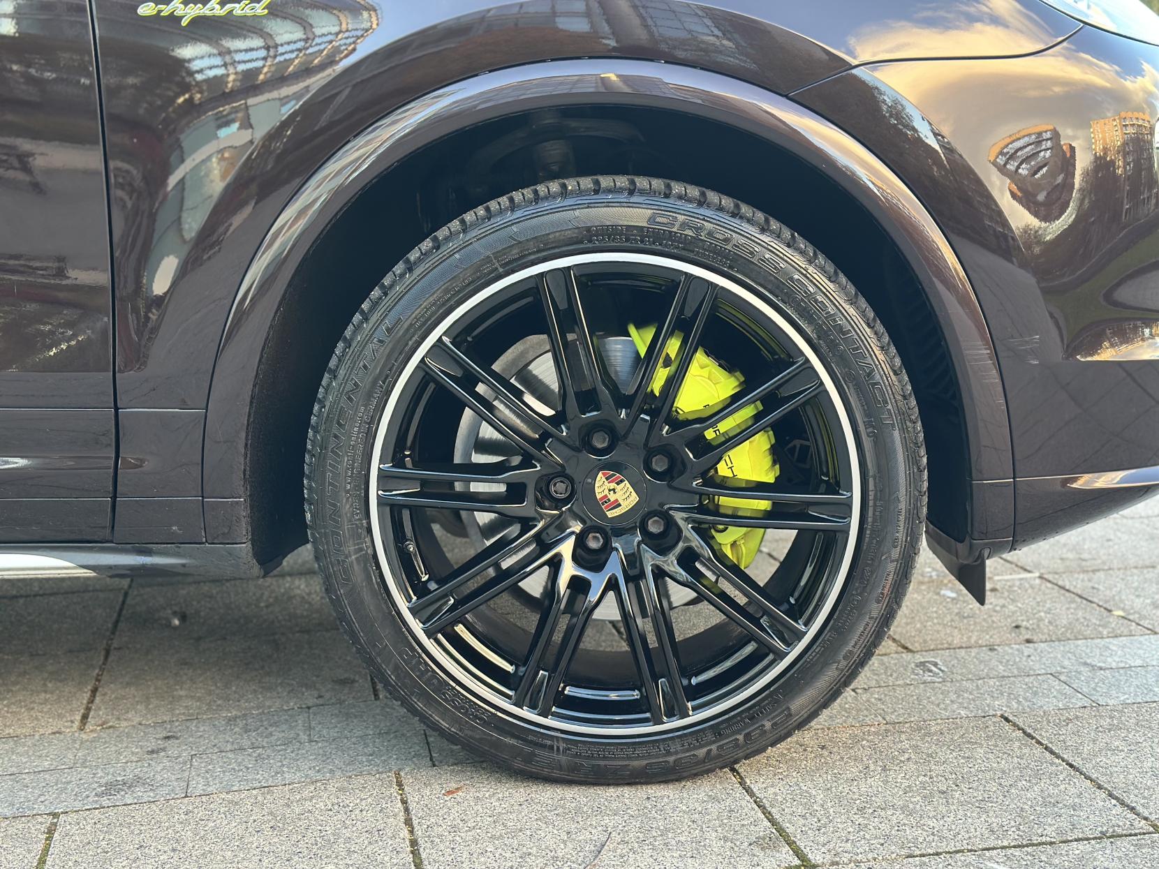 Porsche Cayenne 3.0 V6 E-Hybrid S SUV 5dr Petrol Plug-in Hybrid TiptronicS 4WD Euro 6 (s/s) (416 ps)
