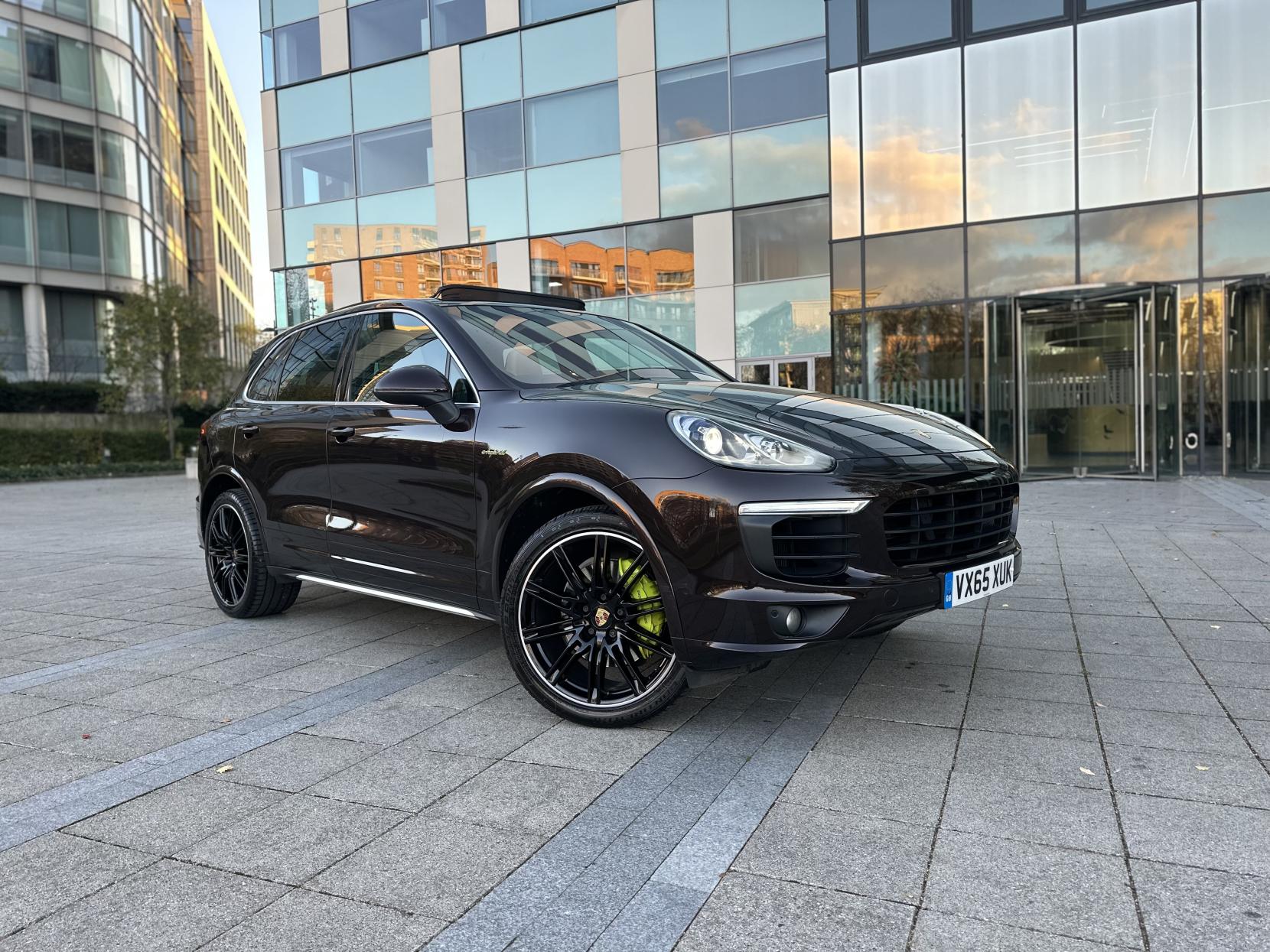 Porsche Cayenne 3.0 V6 E-Hybrid S SUV 5dr Petrol Plug-in Hybrid TiptronicS 4WD Euro 6 (s/s) (416 ps)