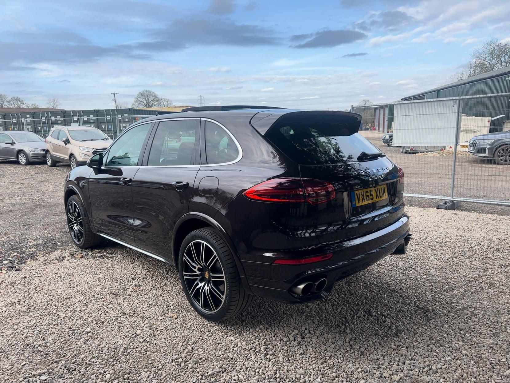 Porsche Cayenne 3.0 V6 E-Hybrid S SUV 5dr Petrol Plug-in Hybrid TiptronicS 4WD Euro 6 (s/s) (416 ps)