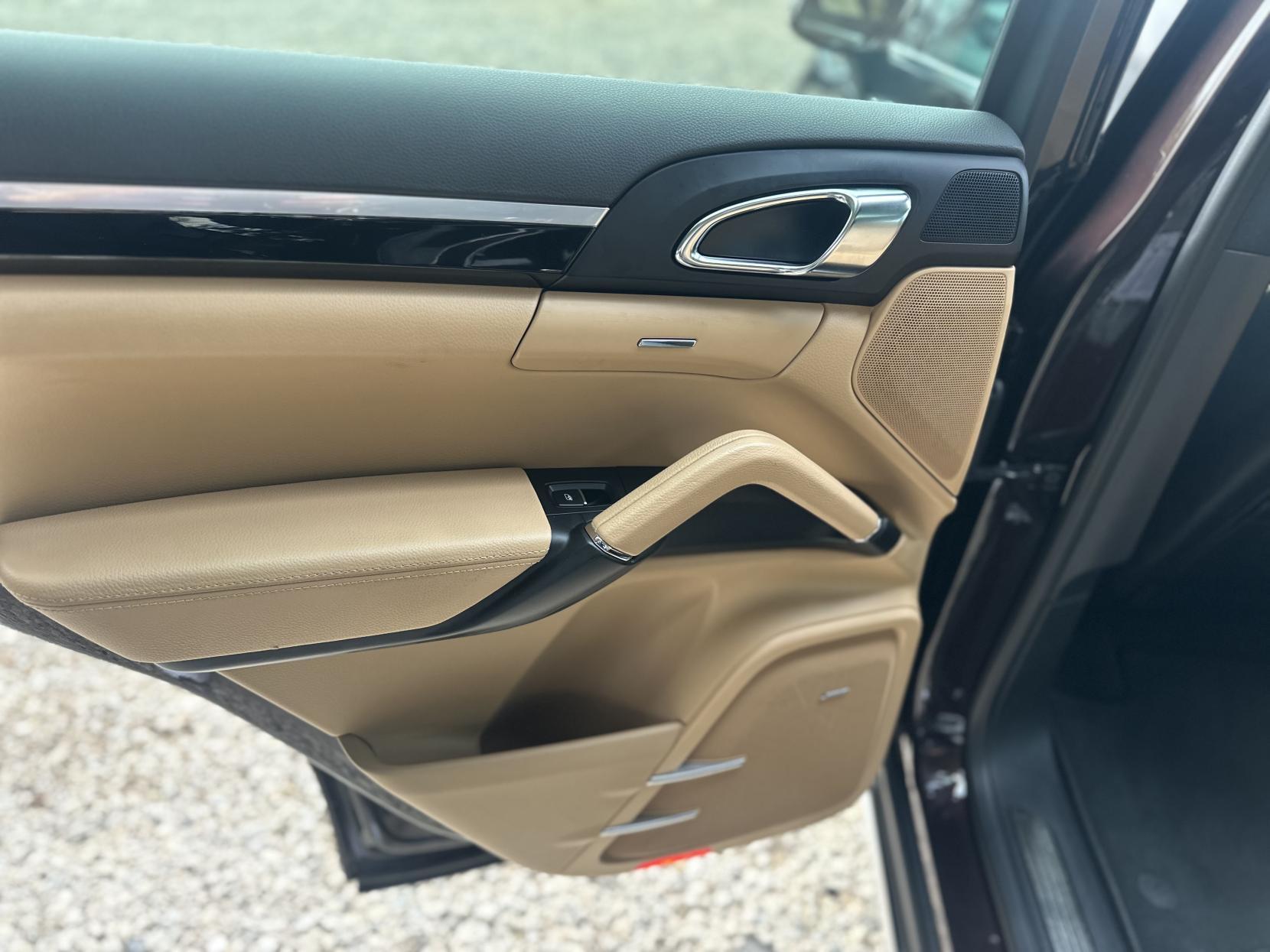 Porsche Cayenne 3.0 V6 E-Hybrid S SUV 5dr Petrol Plug-in Hybrid TiptronicS 4WD Euro 6 (s/s) (416 ps)