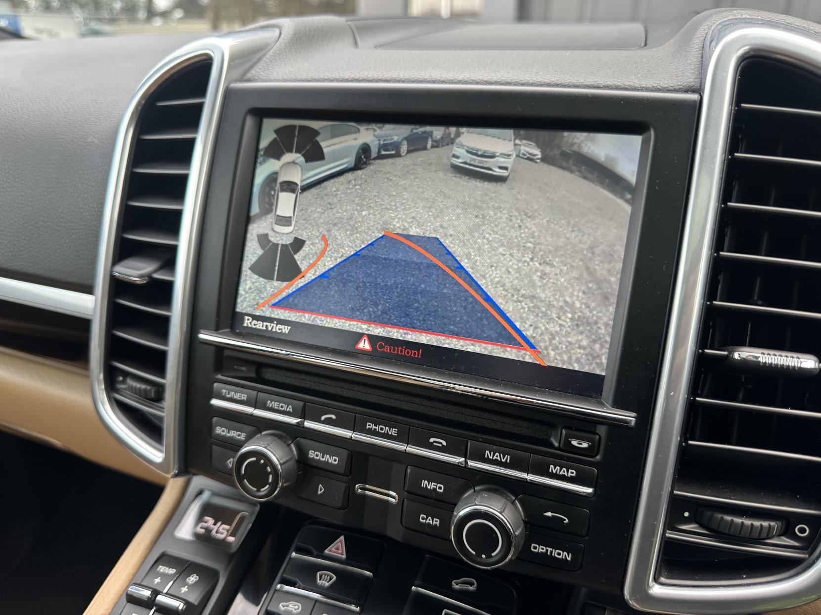 Porsche Cayenne 3.0 V6 E-Hybrid S SUV 5dr Petrol Plug-in Hybrid TiptronicS 4WD Euro 6 (s/s) (416 ps)