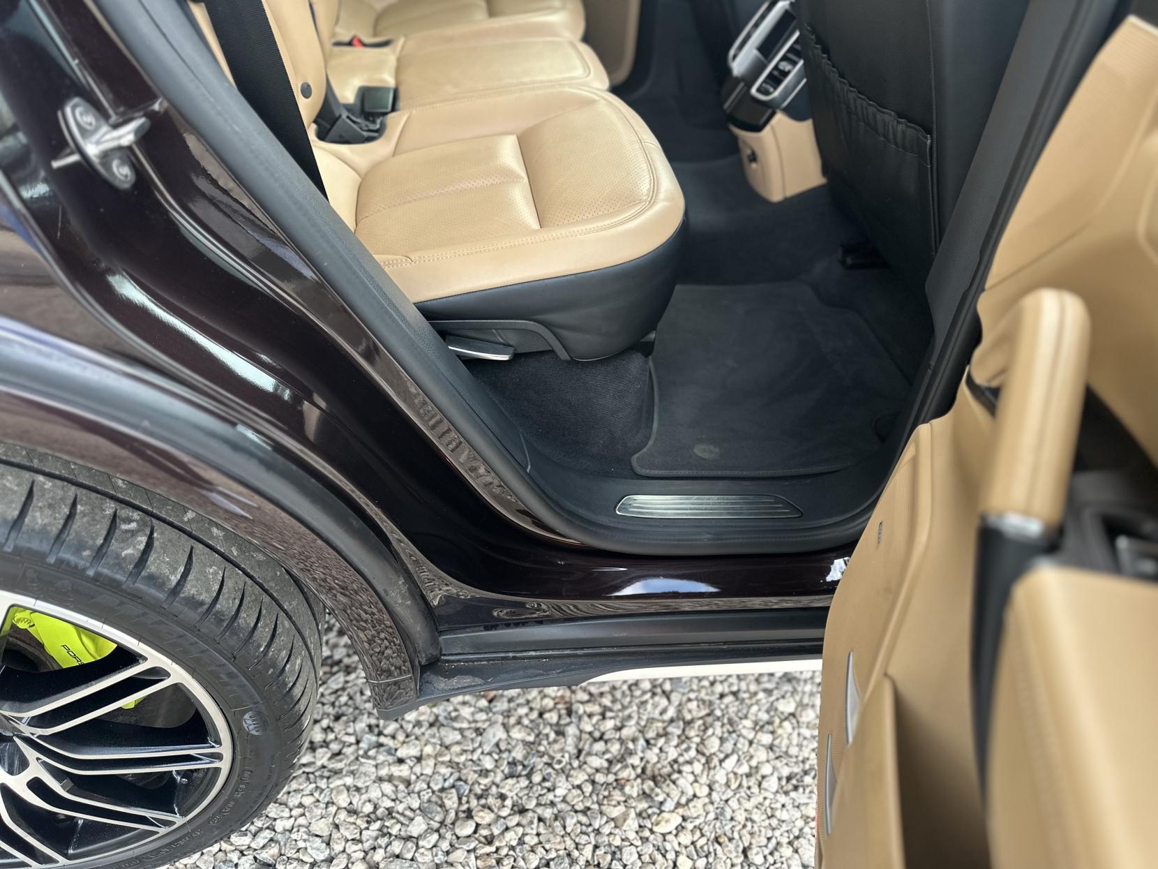 Porsche Cayenne 3.0 V6 E-Hybrid S SUV 5dr Petrol Plug-in Hybrid TiptronicS 4WD Euro 6 (s/s) (416 ps)