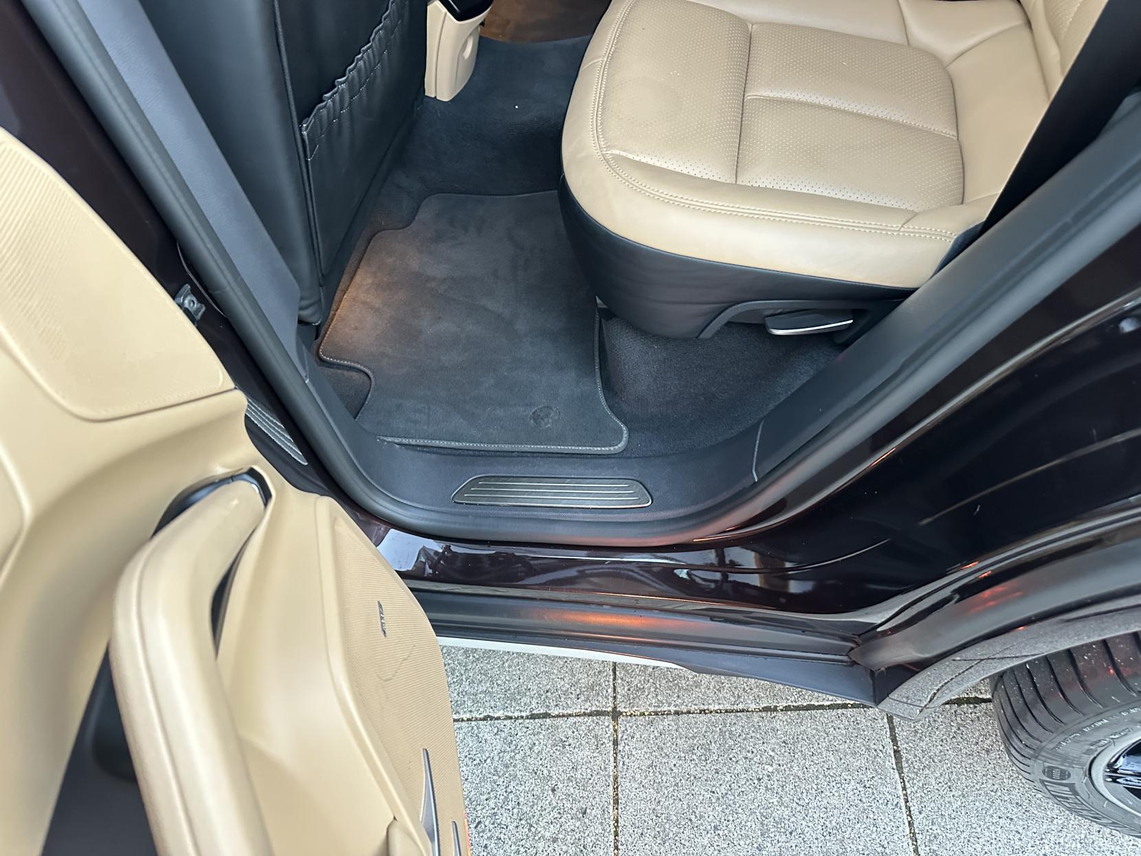 Porsche Cayenne 3.0 V6 E-Hybrid S SUV 5dr Petrol Plug-in Hybrid TiptronicS 4WD Euro 6 (s/s) (416 ps)