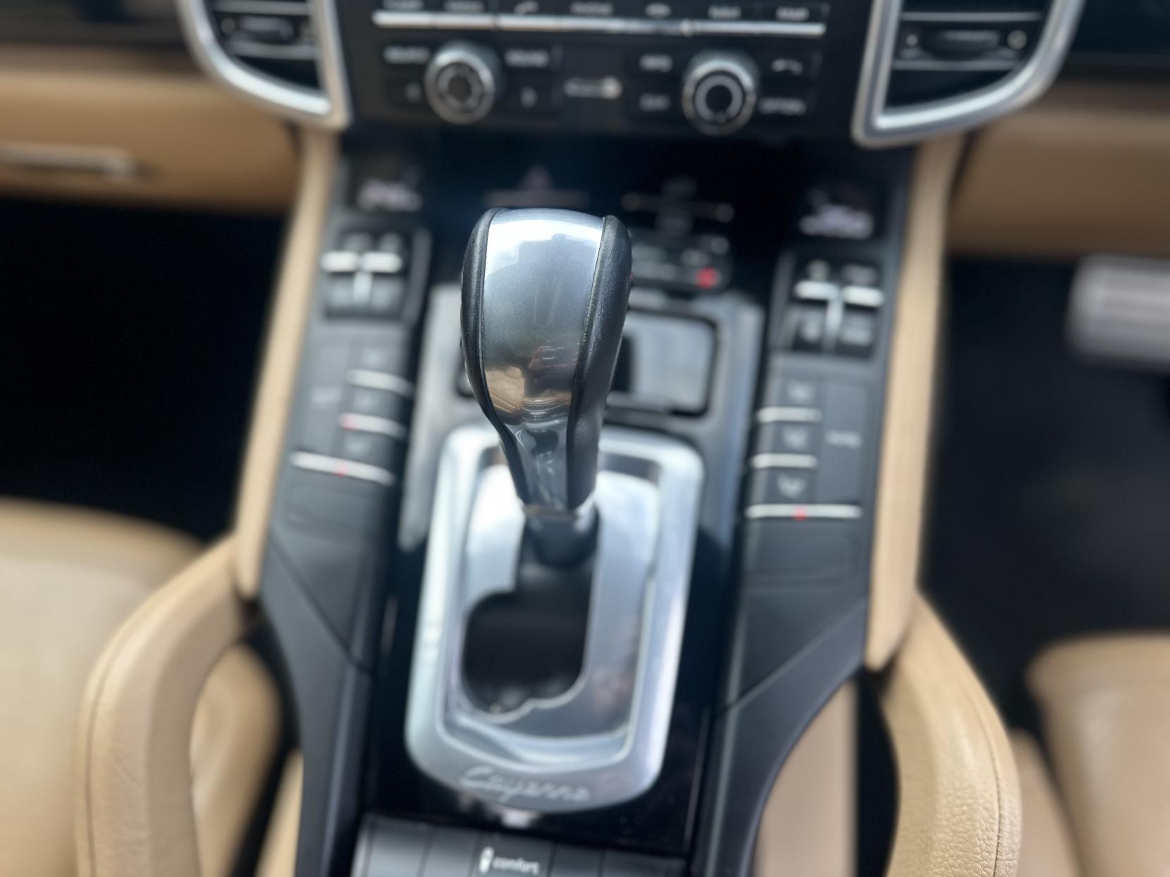 Porsche Cayenne 3.0 V6 E-Hybrid S SUV 5dr Petrol Plug-in Hybrid TiptronicS 4WD Euro 6 (s/s) (416 ps)