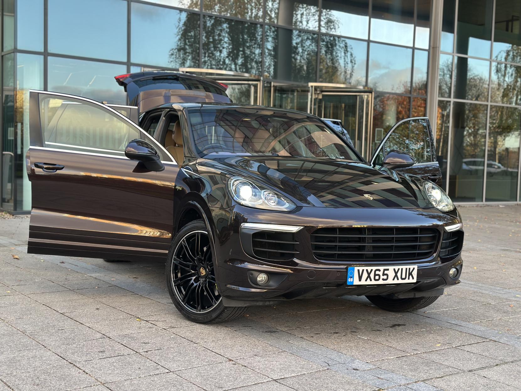 Porsche Cayenne 3.0 V6 E-Hybrid S SUV 5dr Petrol Plug-in Hybrid TiptronicS 4WD Euro 6 (s/s) (416 ps)