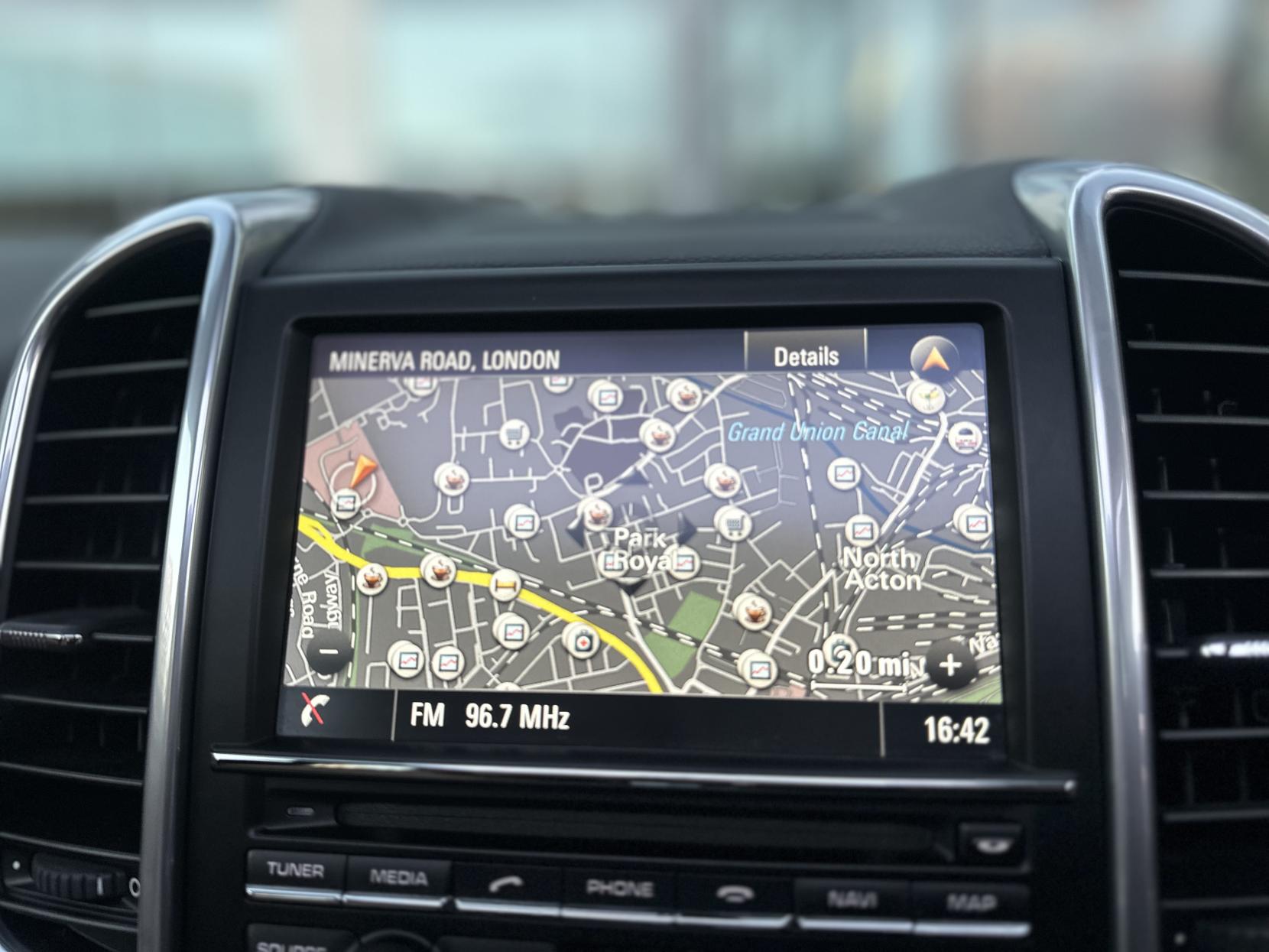 Porsche Cayenne 3.0 V6 E-Hybrid S SUV 5dr Petrol Plug-in Hybrid TiptronicS 4WD Euro 6 (s/s) (416 ps)