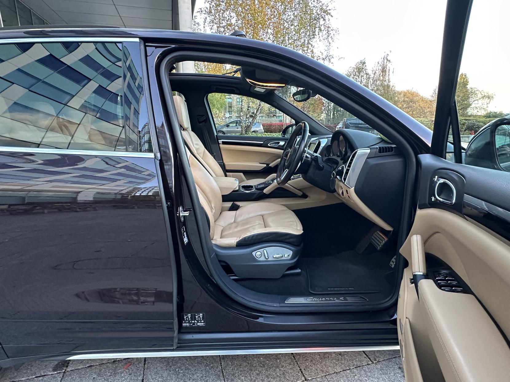 Porsche Cayenne 3.0 V6 E-Hybrid S SUV 5dr Petrol Plug-in Hybrid TiptronicS 4WD Euro 6 (s/s) (416 ps)