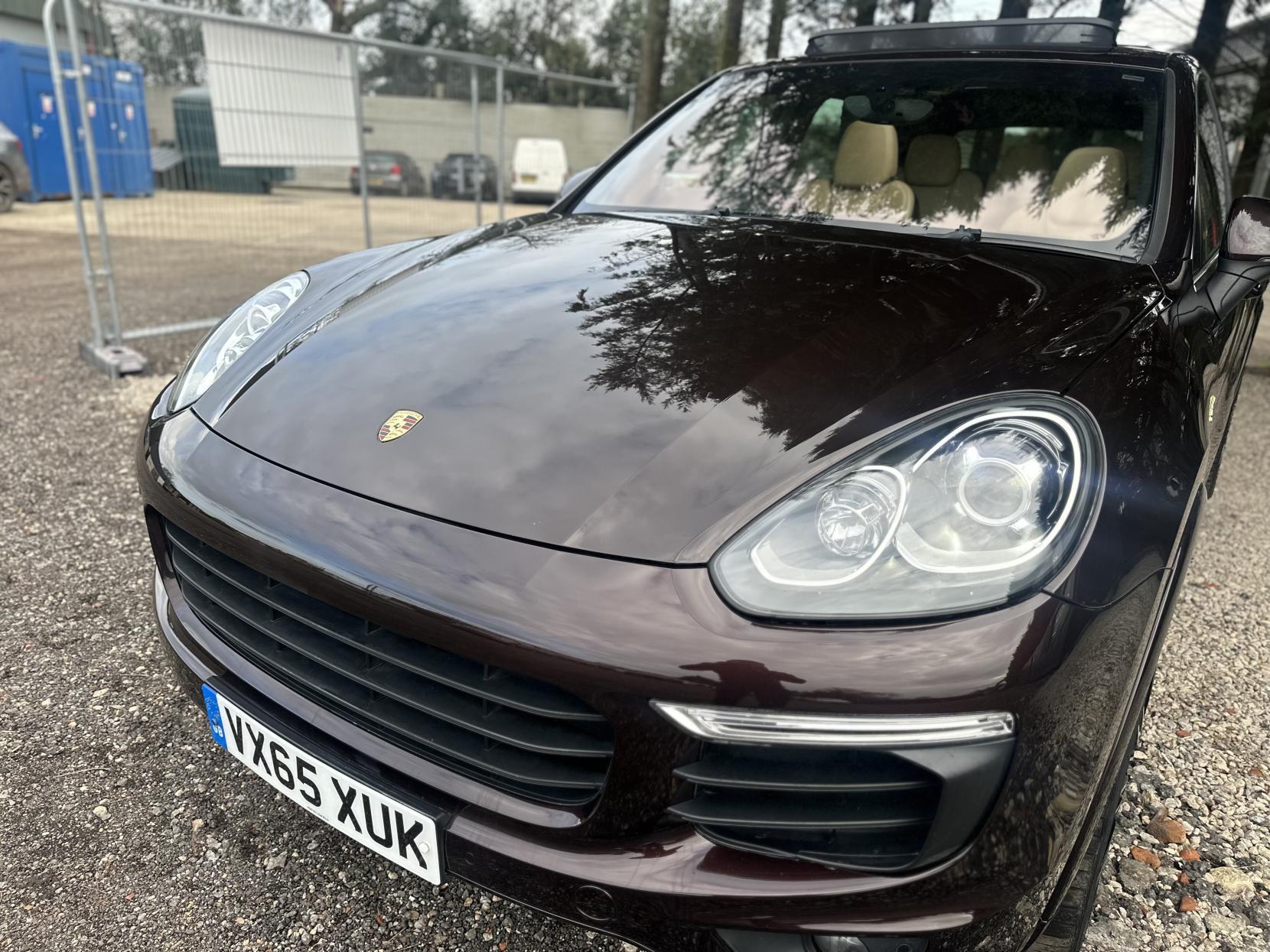Porsche Cayenne 3.0 V6 E-Hybrid S SUV 5dr Petrol Plug-in Hybrid TiptronicS 4WD Euro 6 (s/s) (416 ps)