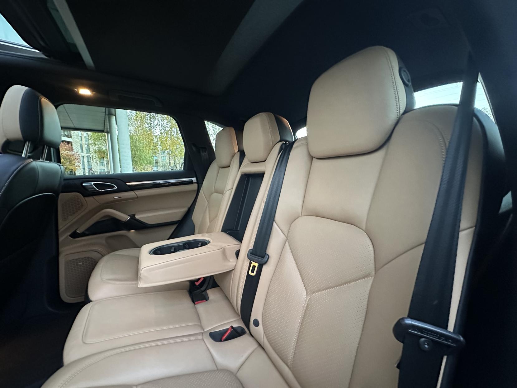 Porsche Cayenne 3.0 V6 E-Hybrid S SUV 5dr Petrol Plug-in Hybrid TiptronicS 4WD Euro 6 (s/s) (416 ps)