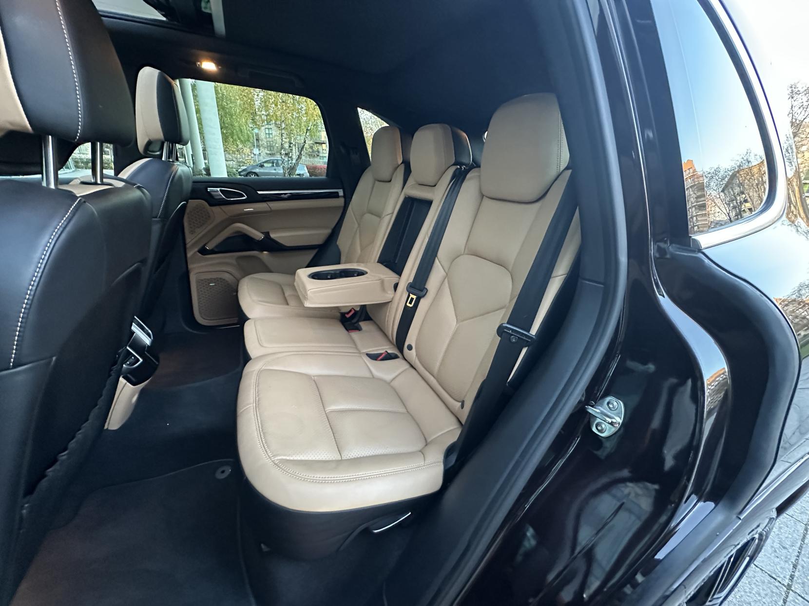 Porsche Cayenne 3.0 V6 E-Hybrid S SUV 5dr Petrol Plug-in Hybrid TiptronicS 4WD Euro 6 (s/s) (416 ps)