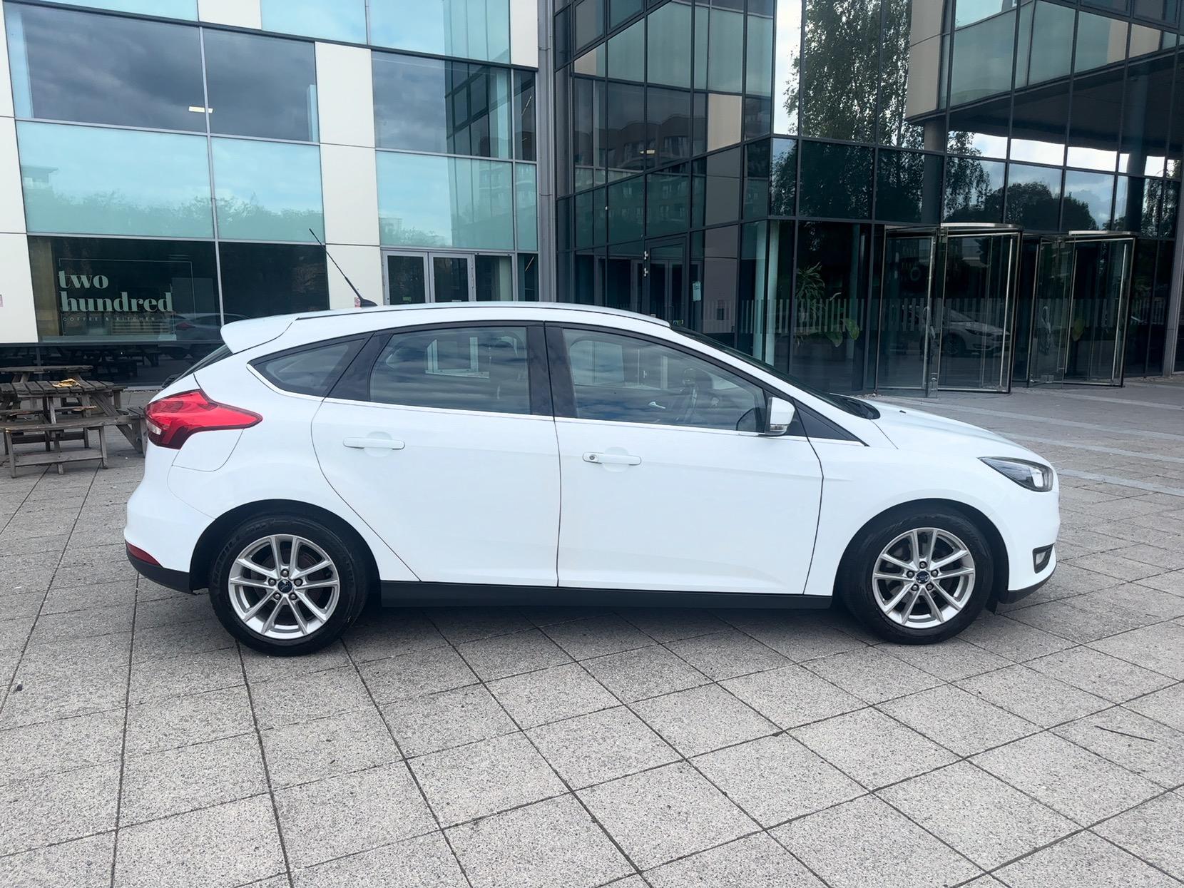 Ford Focus 1.0T EcoBoost Zetec Hatchback 5dr Petrol Manual Euro 6 (s/s) (125 ps)
