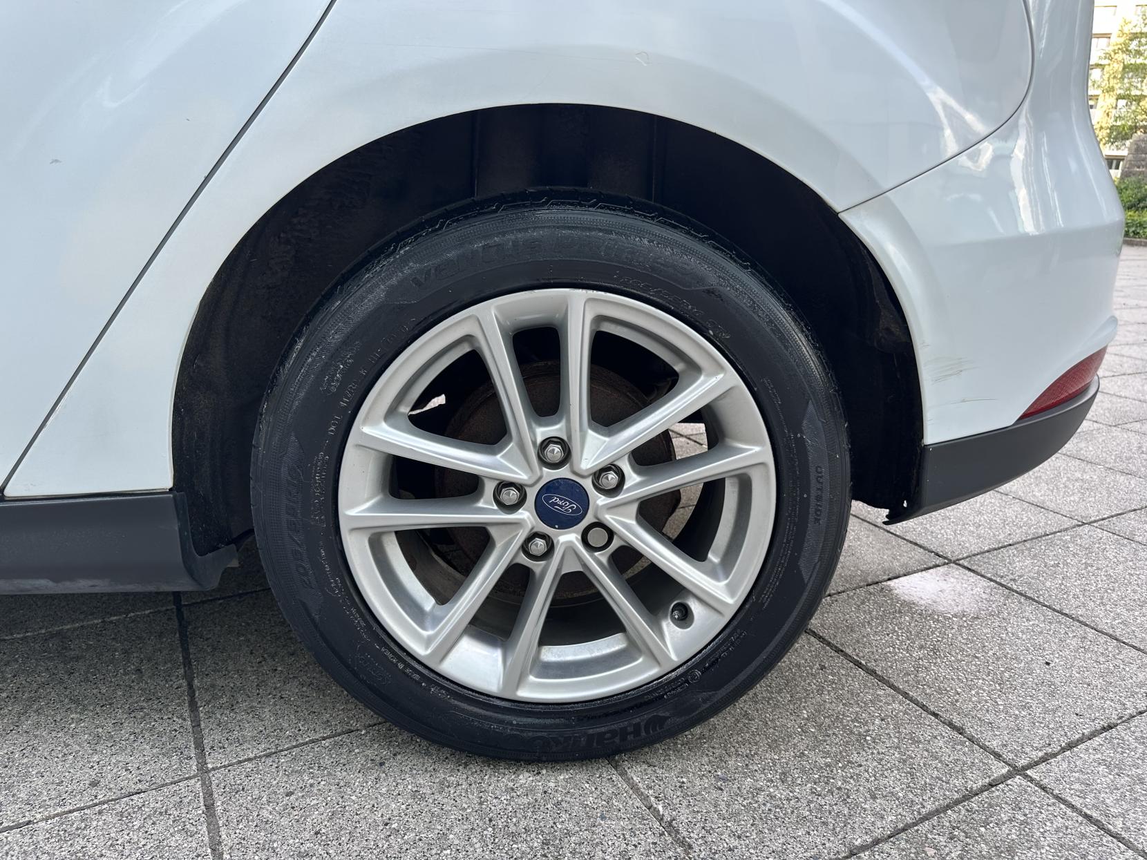 Ford Focus 1.0T EcoBoost Zetec Hatchback 5dr Petrol Manual Euro 6 (s/s) (125 ps)