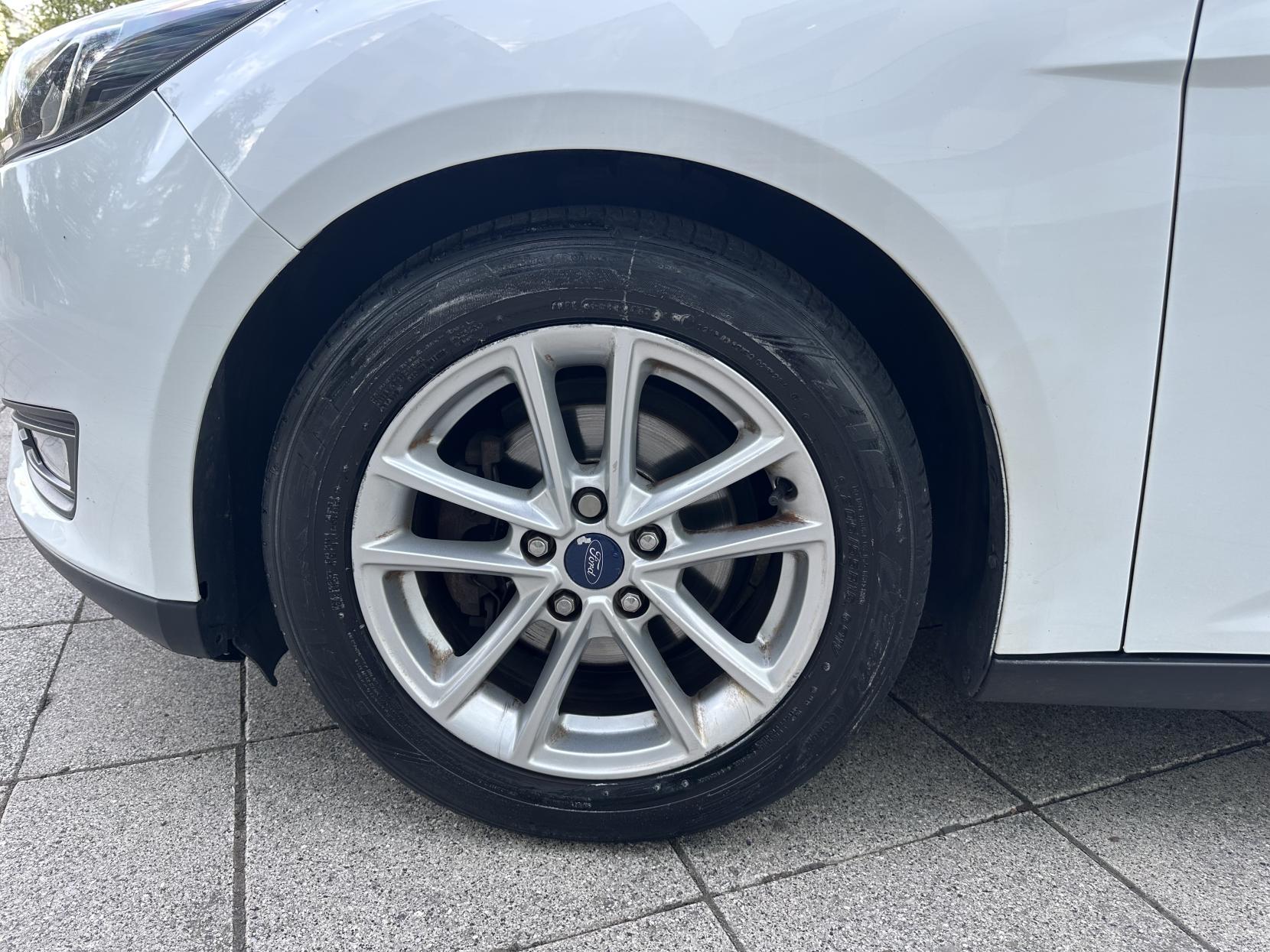 Ford Focus 1.0T EcoBoost Zetec Hatchback 5dr Petrol Manual Euro 6 (s/s) (125 ps)