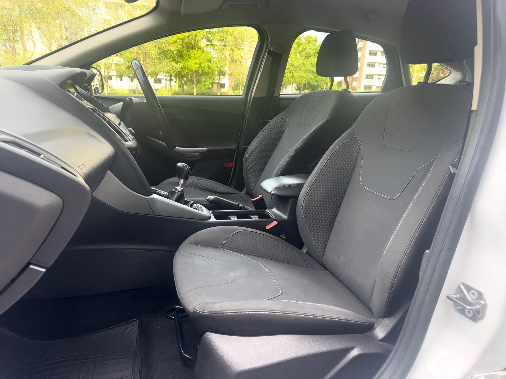 Ford Focus 1.0T EcoBoost Zetec Hatchback 5dr Petrol Manual Euro 6 (s/s) (125 ps)