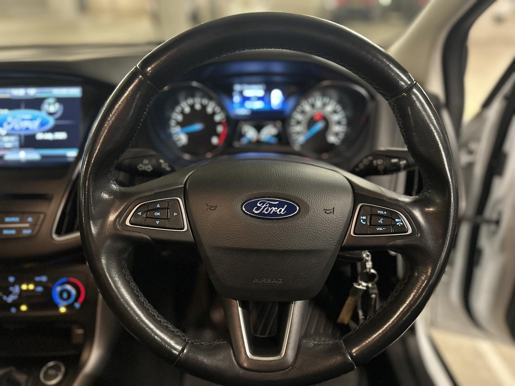 Ford Focus 1.0T EcoBoost Zetec Hatchback 5dr Petrol Manual Euro 6 (s/s) (125 ps)
