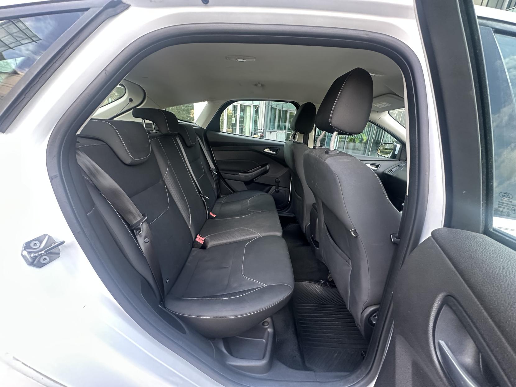 Ford Focus 1.0T EcoBoost Zetec Hatchback 5dr Petrol Manual Euro 6 (s/s) (125 ps)