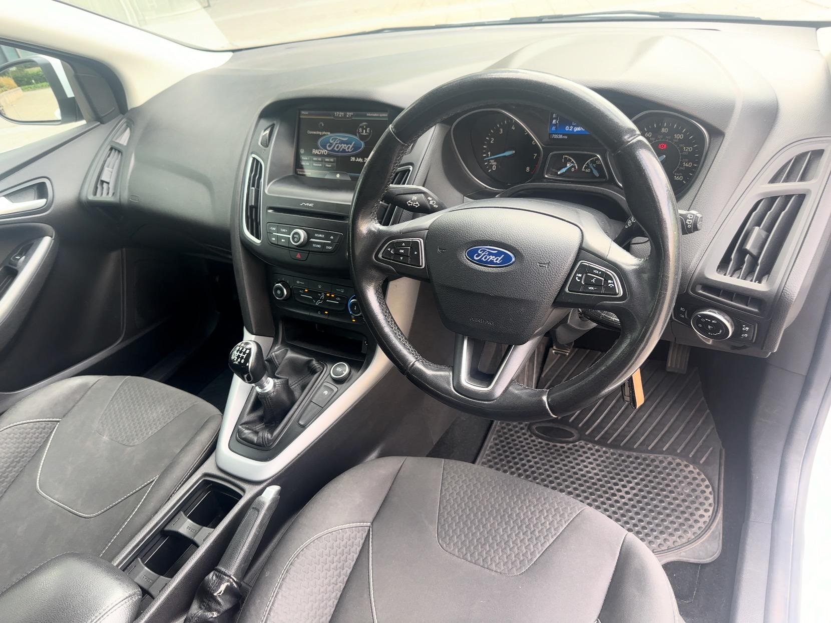 Ford Focus 1.0T EcoBoost Zetec Hatchback 5dr Petrol Manual Euro 6 (s/s) (125 ps)