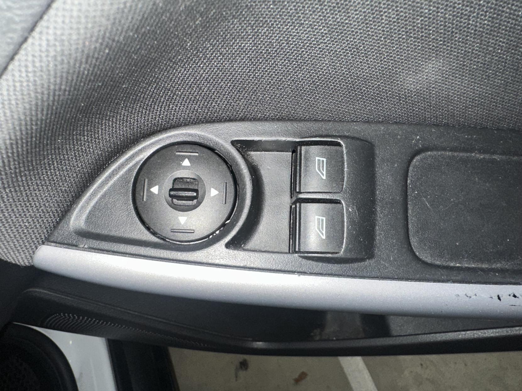 Ford Focus 1.0T EcoBoost Zetec Hatchback 5dr Petrol Manual Euro 6 (s/s) (125 ps)