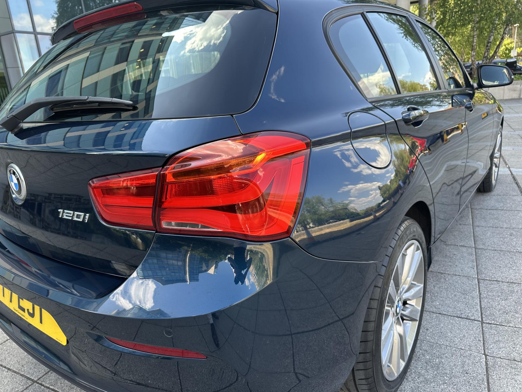 BMW 1 Series 2.0 120i Sport Hatchback 5dr Petrol Auto Euro 6 (s/s) (184 ps)