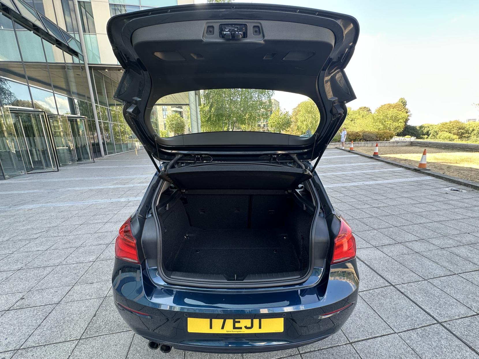 BMW 1 Series 2.0 120i Sport Hatchback 5dr Petrol Auto Euro 6 (s/s) (184 ps)