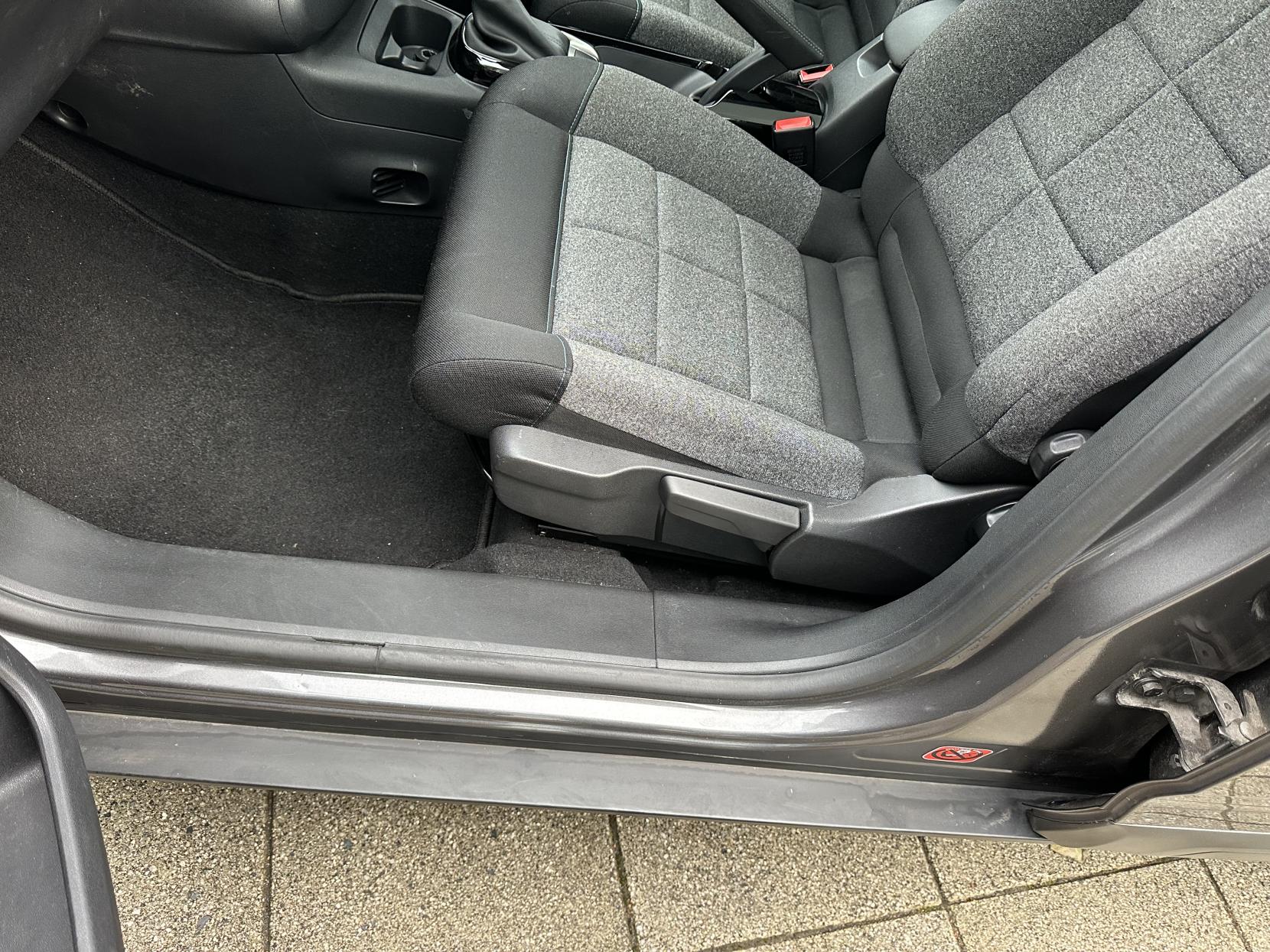 Citroen C4 Cactus 1.2 PureTech Flair Hatchback 5dr Petrol EAT6 Euro 6 (s/s) (110 ps)