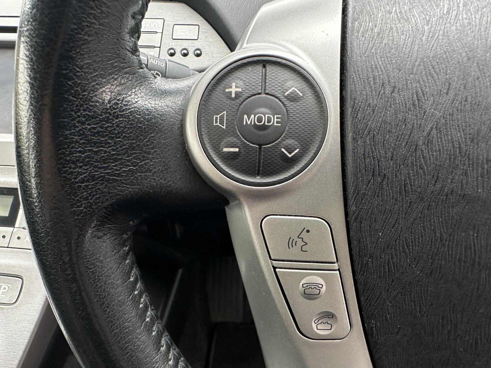 Toyota Prius 1.8 VVT-h T Spirit Hatchback 5dr Petrol Hybrid CVT Euro 5 (s/s) (136 ps)
