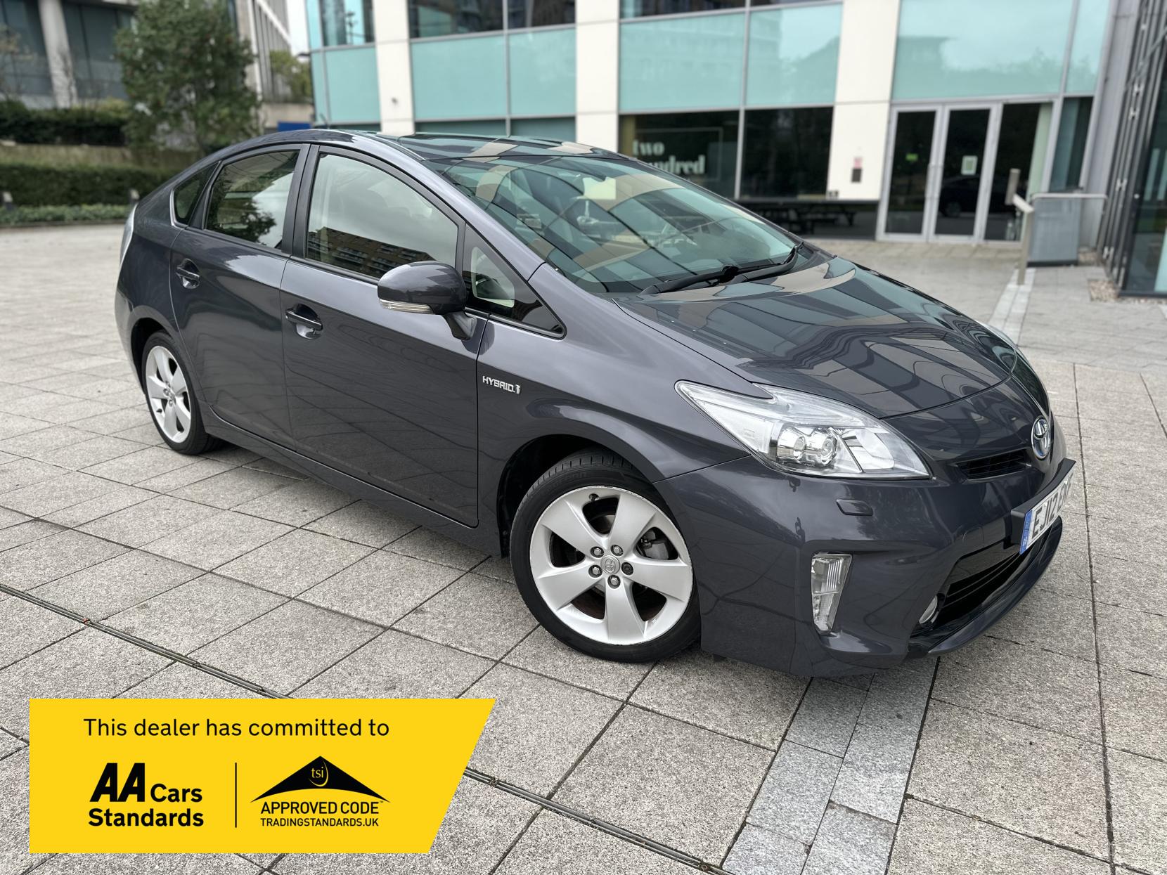 Toyota Prius 1.8 VVT-h T Spirit Hatchback 5dr Petrol Hybrid CVT Euro 5 (s/s) (136 ps)