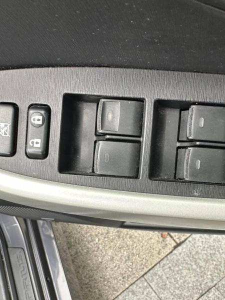 Toyota Prius 1.8 VVT-h T Spirit Hatchback 5dr Petrol Hybrid CVT Euro 5 (s/s) (136 ps)