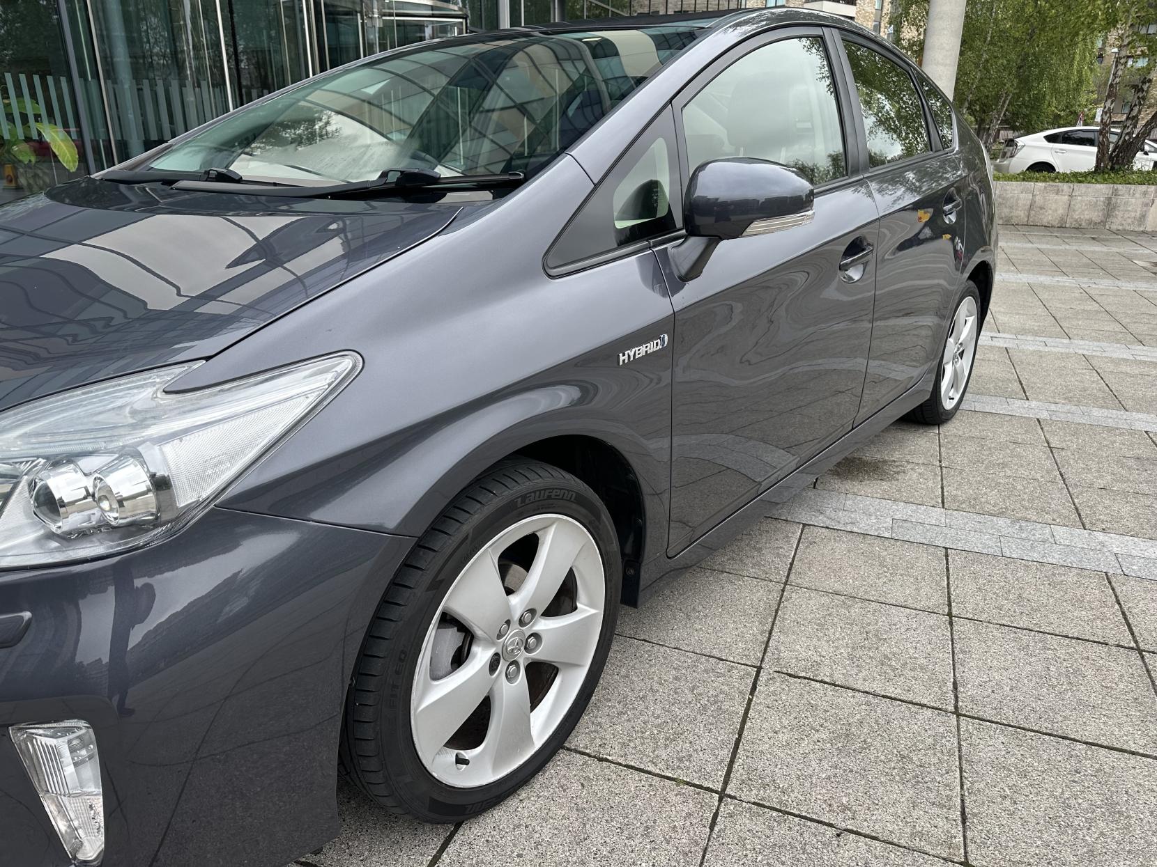 Toyota Prius 1.8 VVT-h T Spirit Hatchback 5dr Petrol Hybrid CVT Euro 5 (s/s) (136 ps)