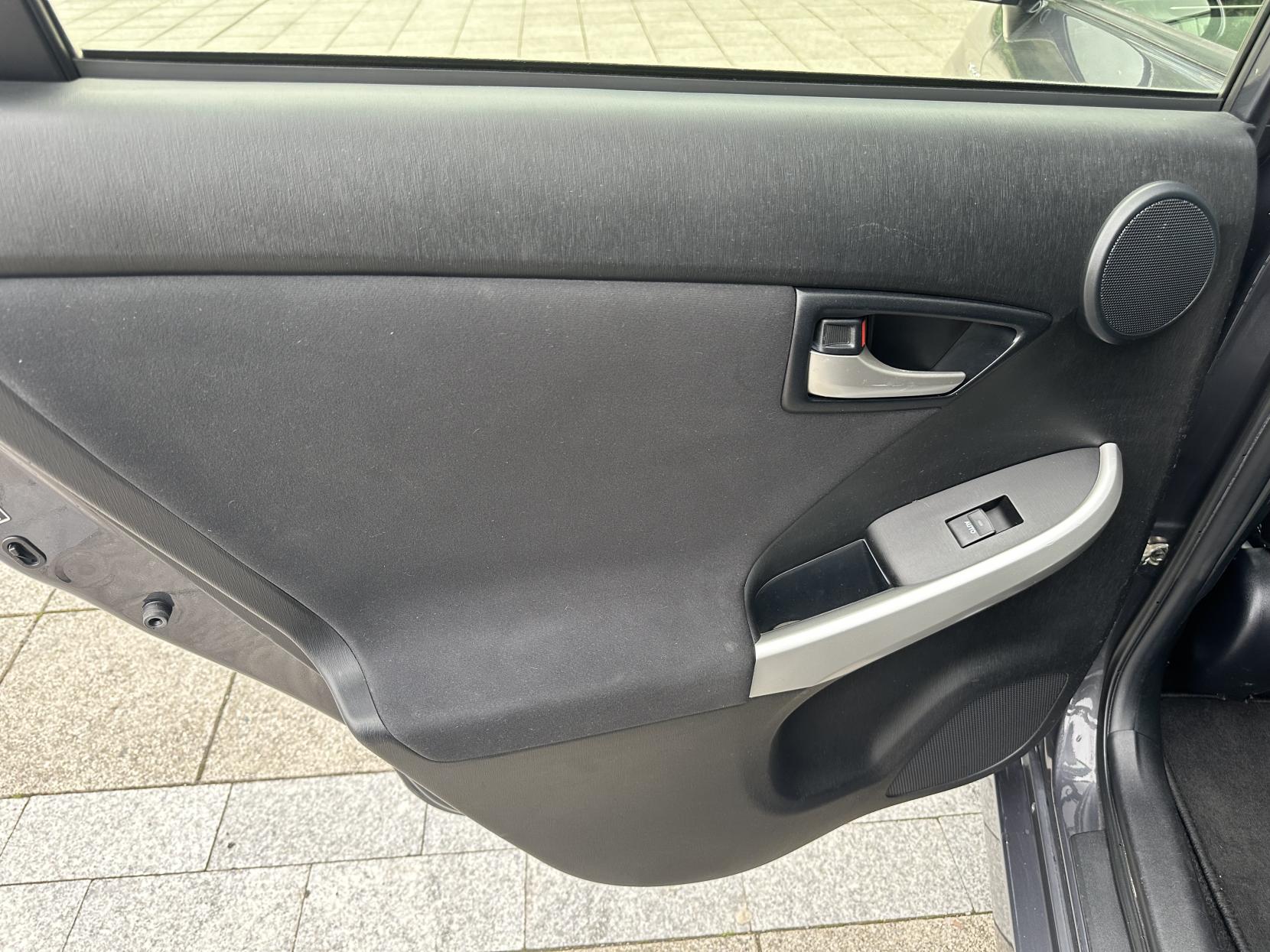 Toyota Prius 1.8 VVT-h T Spirit Hatchback 5dr Petrol Hybrid CVT Euro 5 (s/s) (136 ps)
