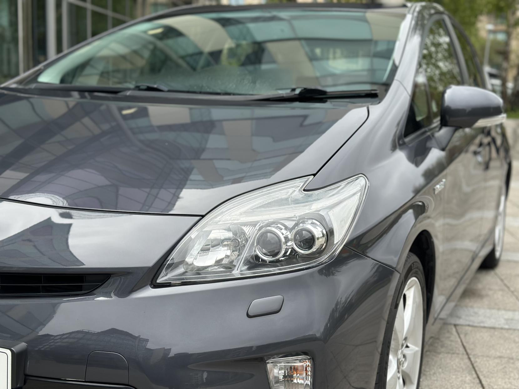 Toyota Prius 1.8 VVT-h T Spirit Hatchback 5dr Petrol Hybrid CVT Euro 5 (s/s) (136 ps)