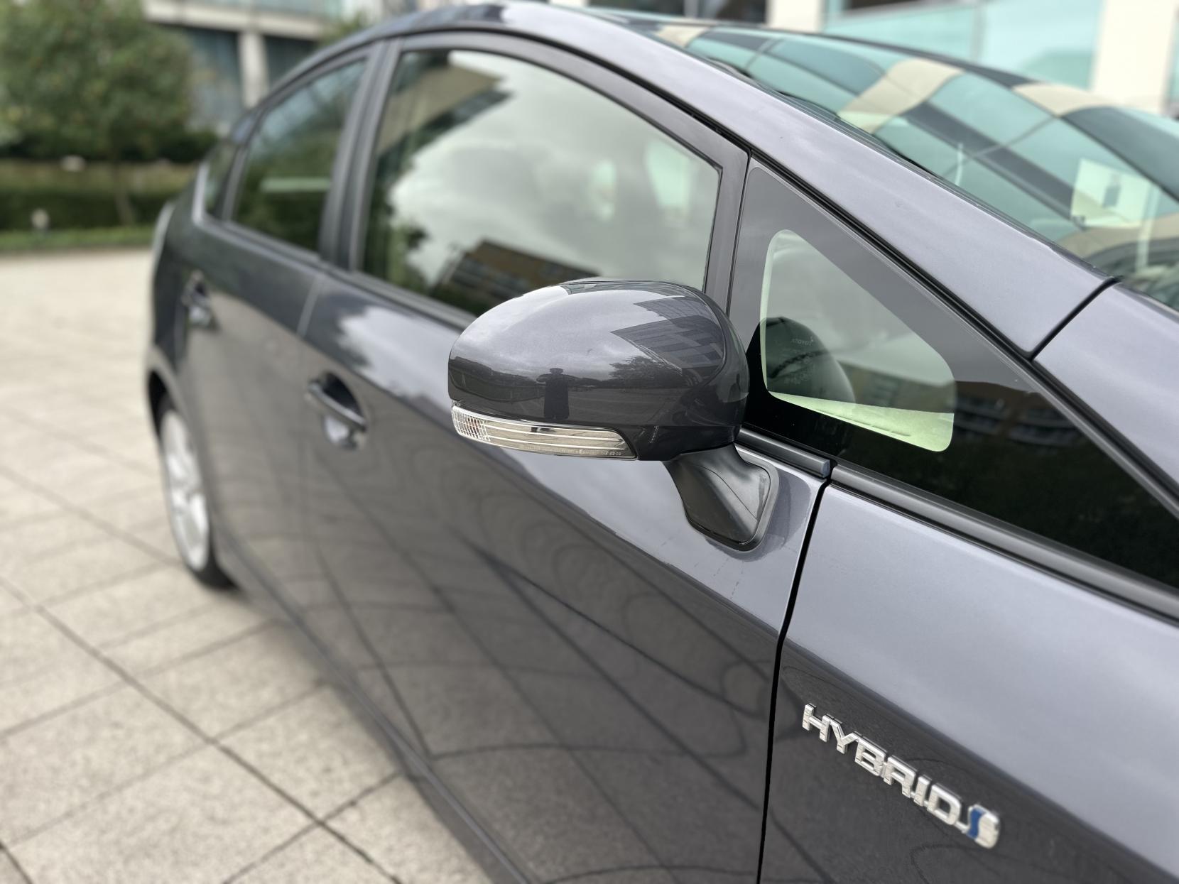 Toyota Prius 1.8 VVT-h T Spirit Hatchback 5dr Petrol Hybrid CVT Euro 5 (s/s) (136 ps)