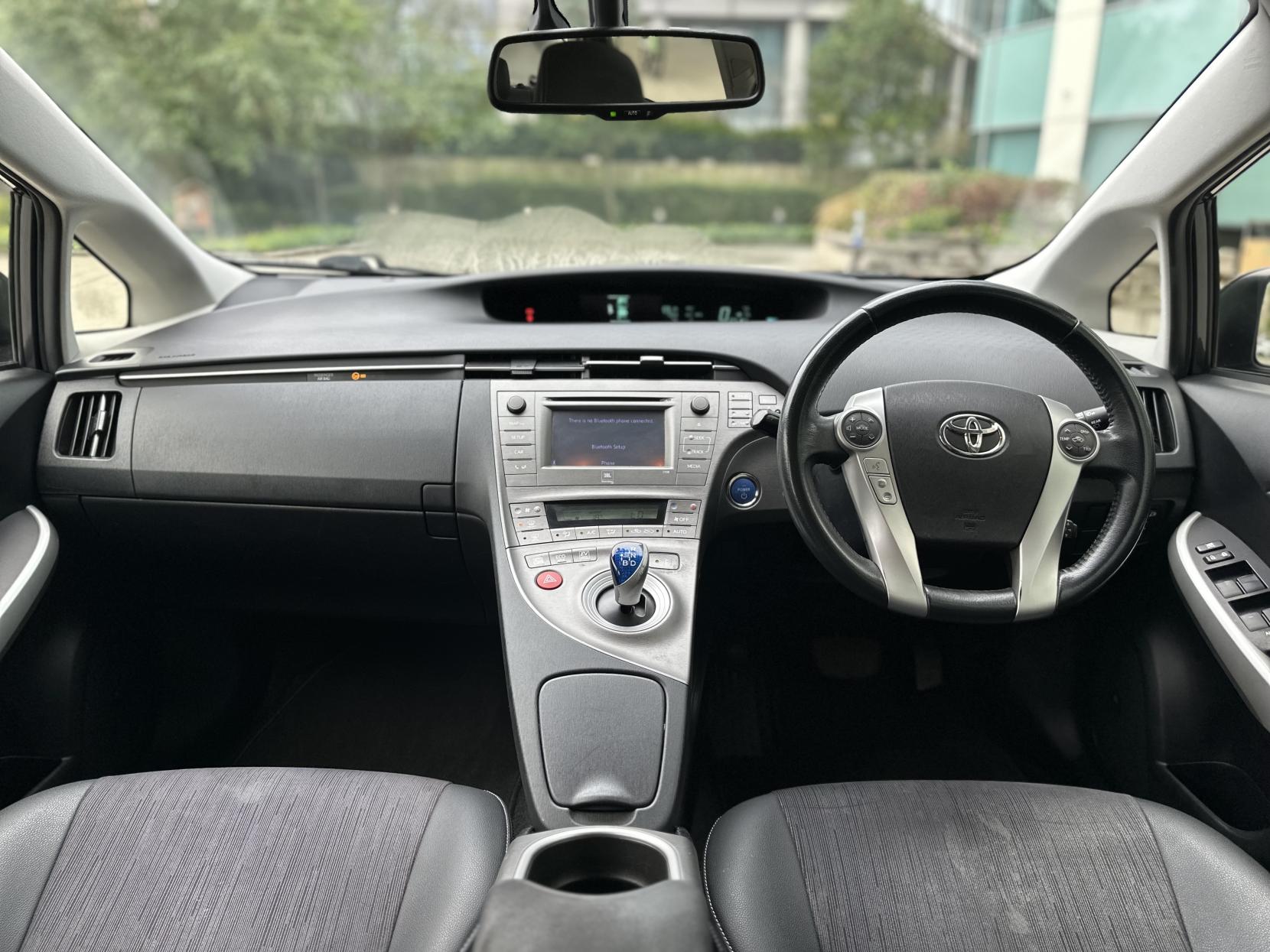 Toyota Prius 1.8 VVT-h T Spirit Hatchback 5dr Petrol Hybrid CVT Euro 5 (s/s) (136 ps)