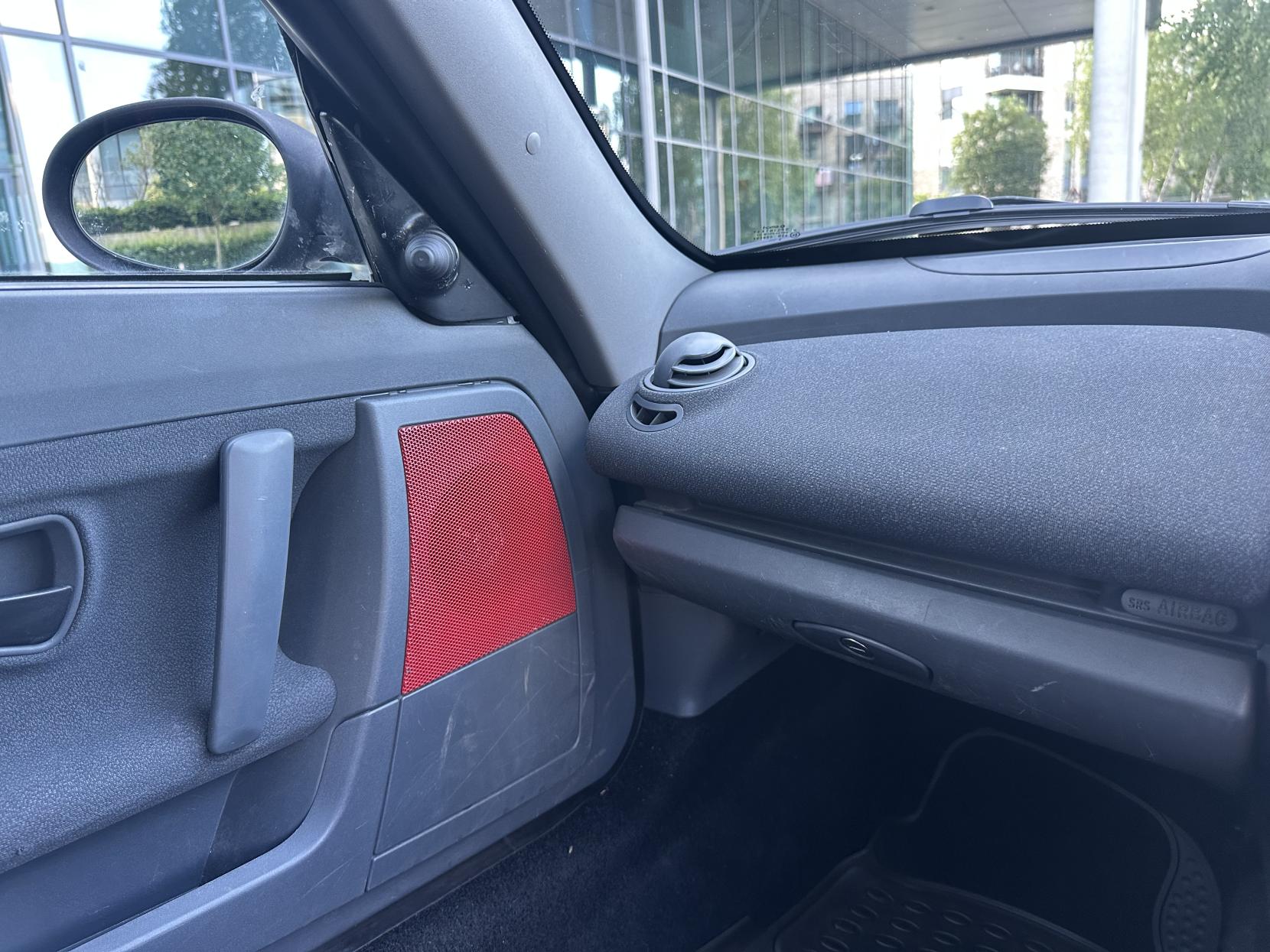 Smart Roadster 0.7 Convertible 2dr Petrol Automatic (121 g/km, 80 bhp)