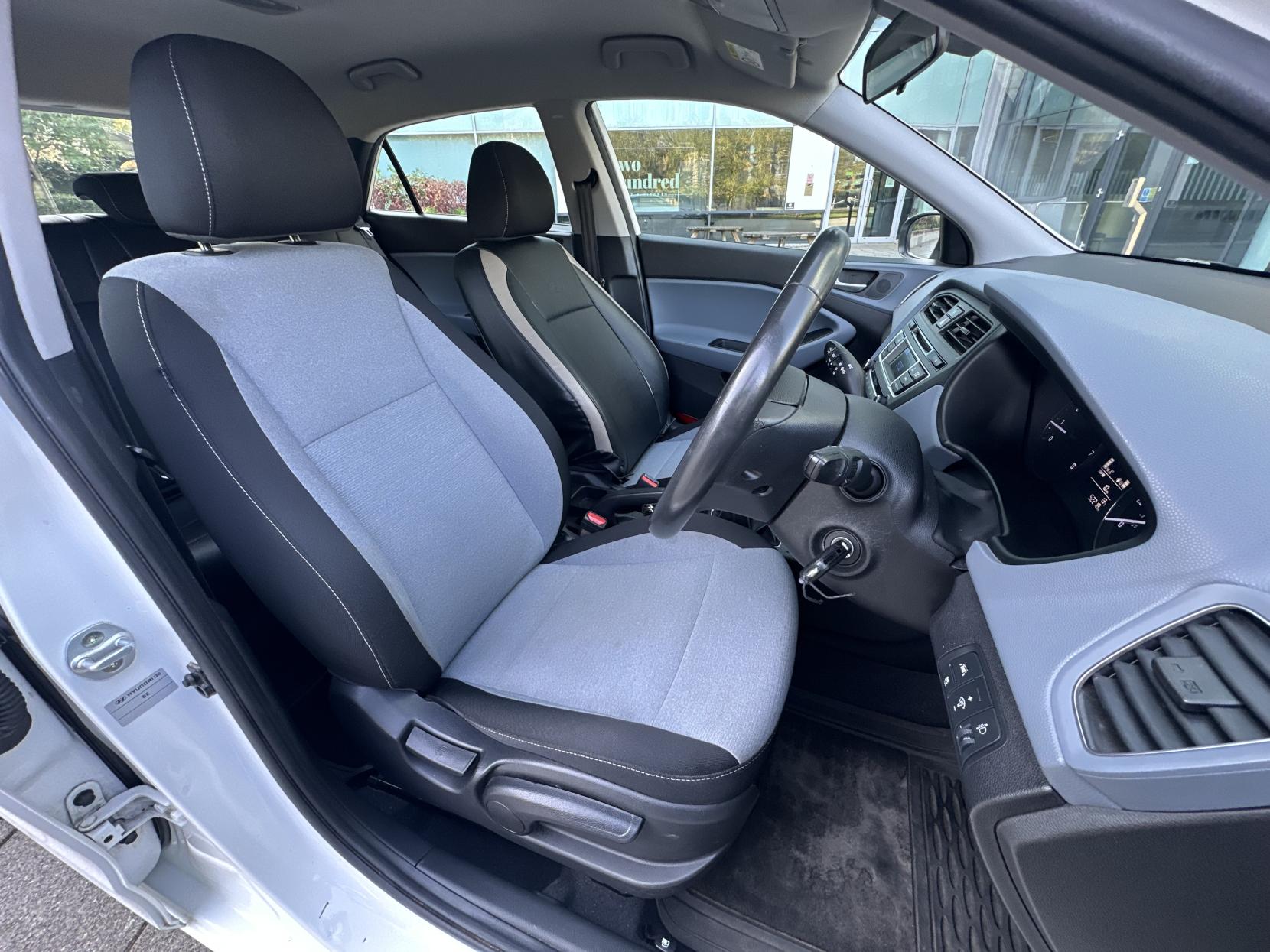 Hyundai i20 1.2 Blue Drive SE Hatchback 5dr Petrol Manual Euro 6 (s/s) (84 ps)