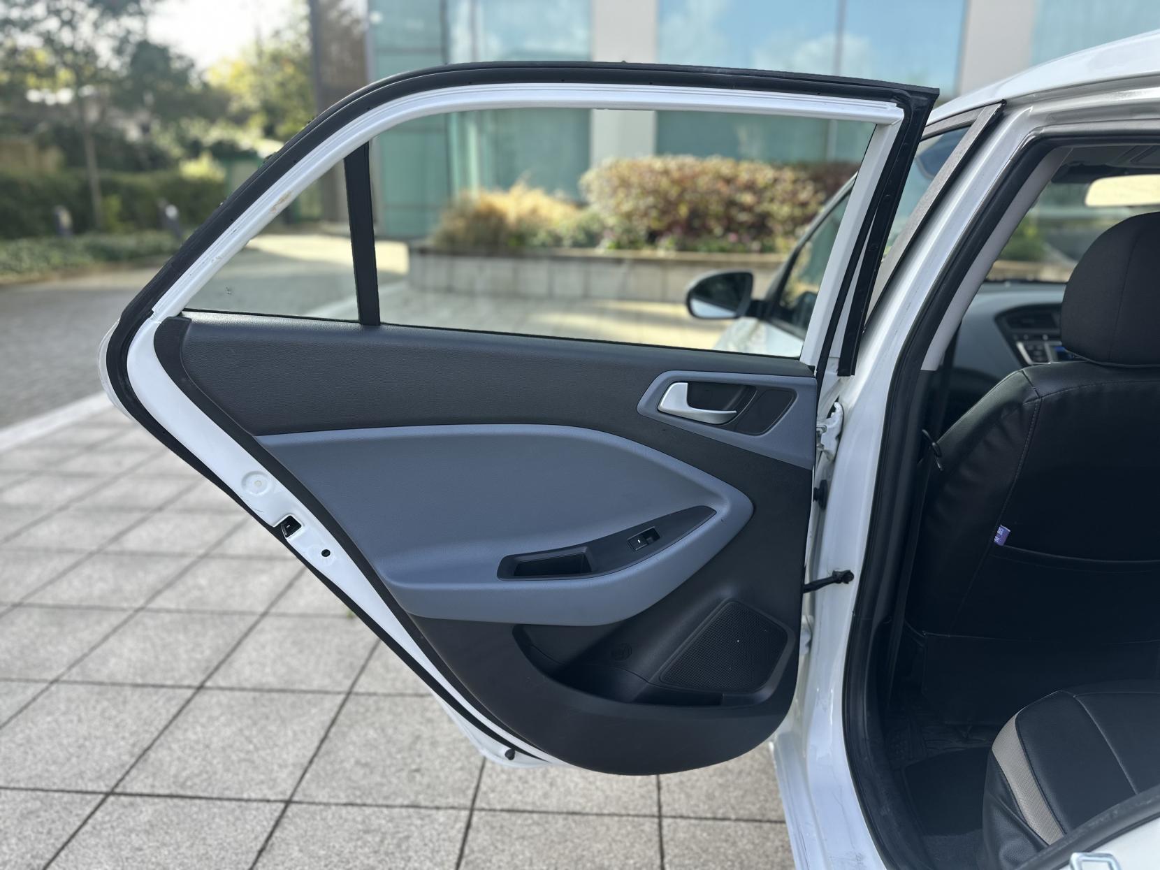 Hyundai i20 1.2 Blue Drive SE Hatchback 5dr Petrol Manual Euro 6 (s/s) (84 ps)