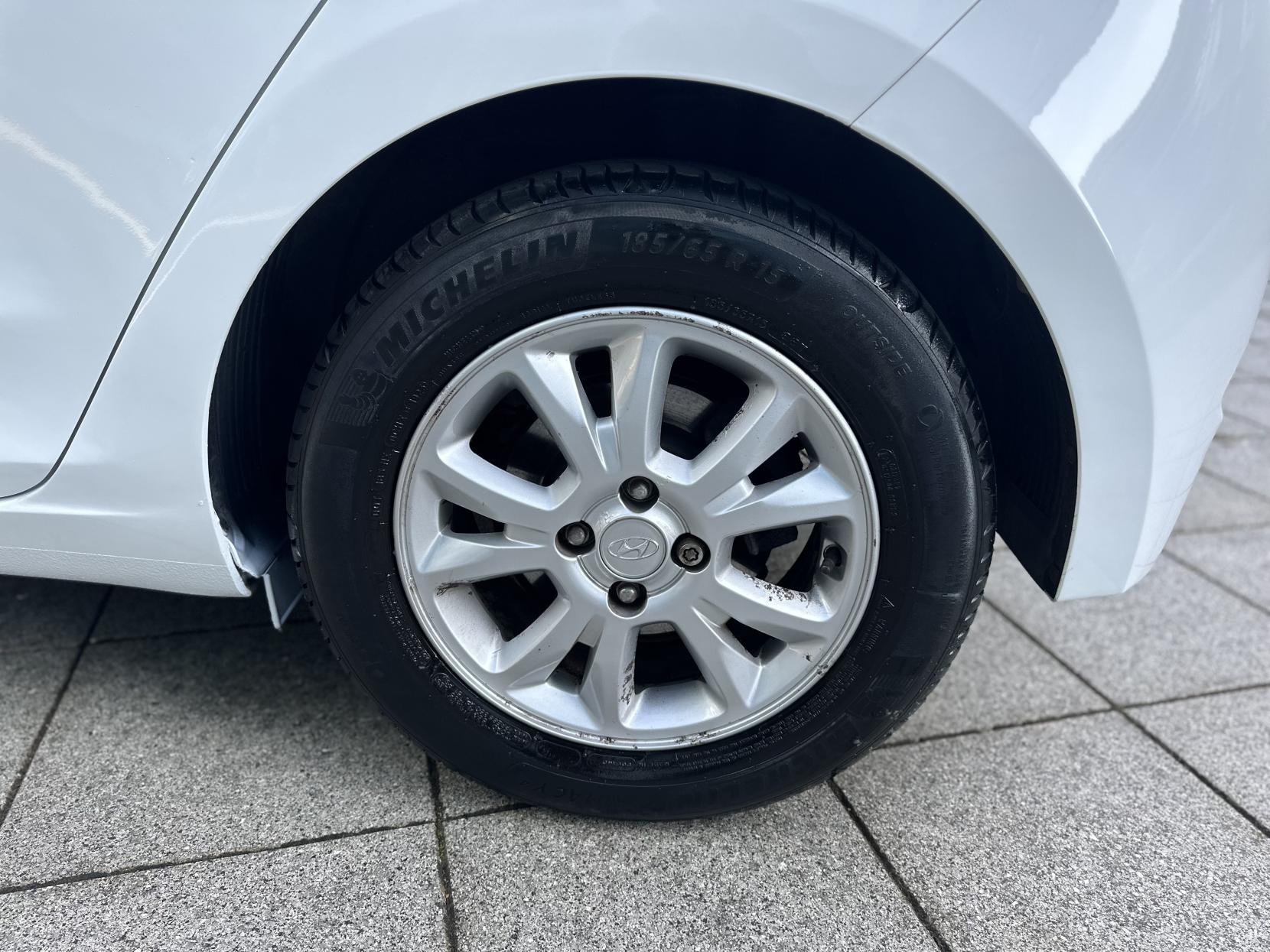 Hyundai i20 1.2 Blue Drive SE Hatchback 5dr Petrol Manual Euro 6 (s/s) (84 ps)