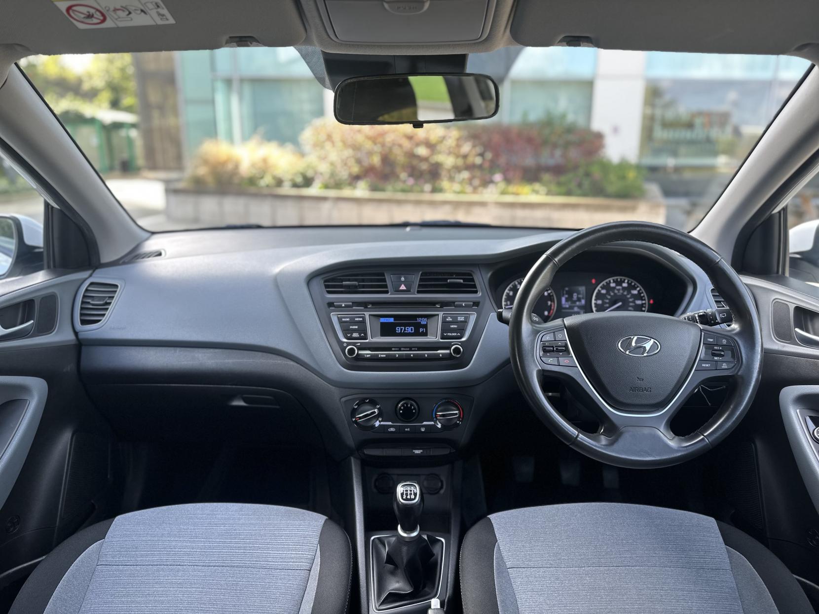 Hyundai i20 1.2 Blue Drive SE Hatchback 5dr Petrol Manual Euro 6 (s/s) (84 ps)