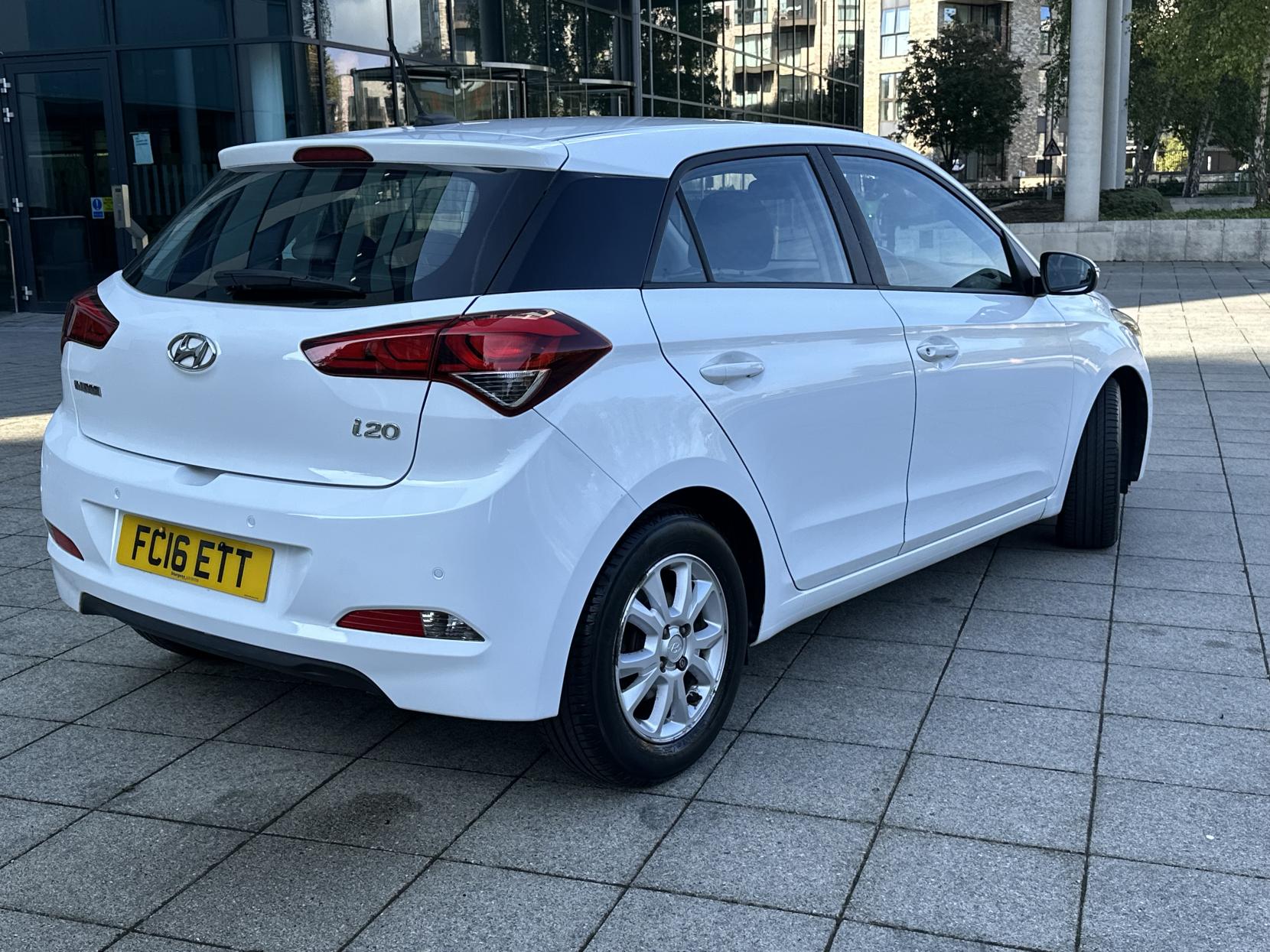 Hyundai i20 1.2 Blue Drive SE Hatchback 5dr Petrol Manual Euro 6 (s/s) (84 ps)