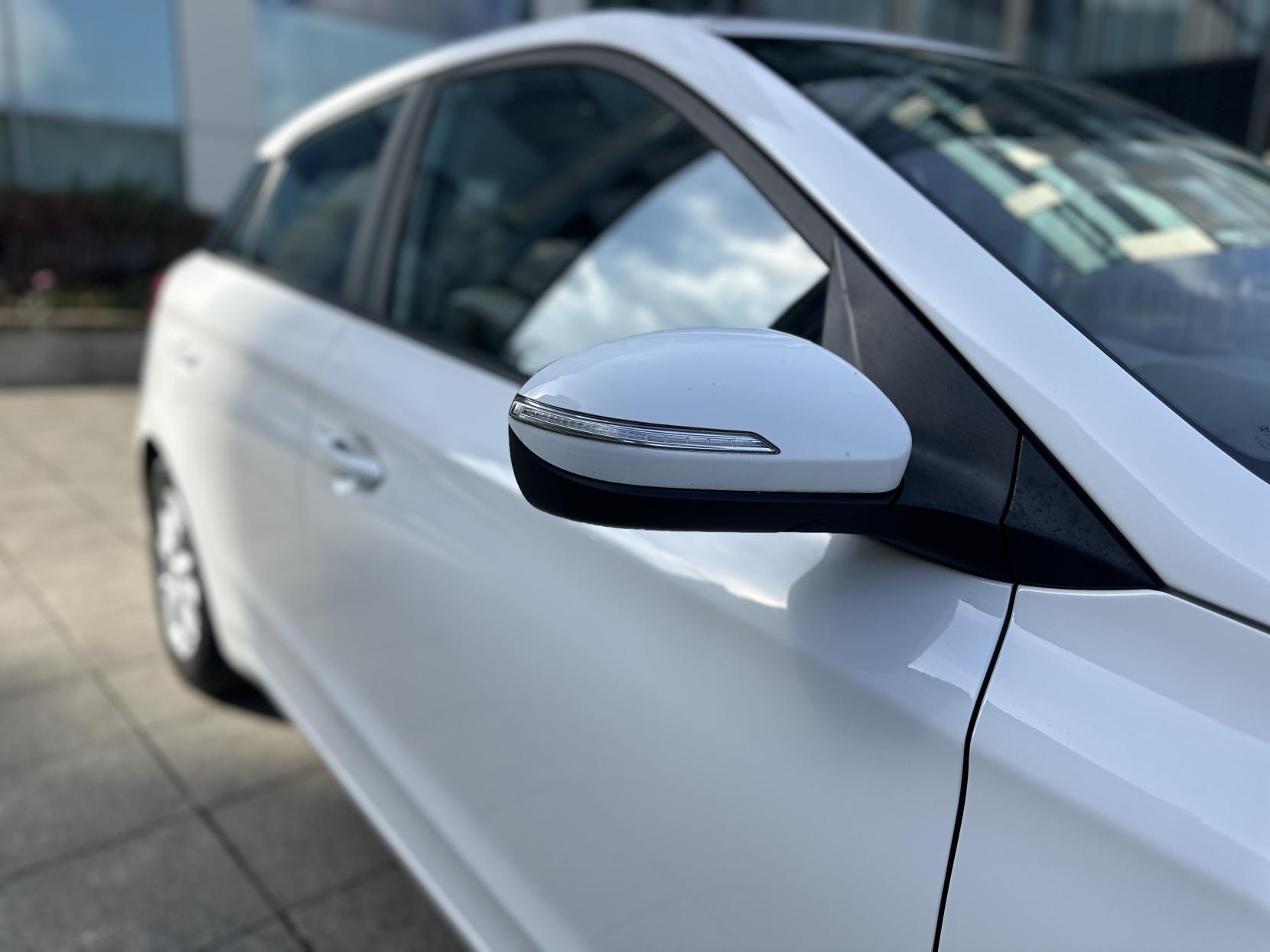Hyundai i20 1.2 Blue Drive SE Hatchback 5dr Petrol Manual Euro 6 (s/s) (84 ps)