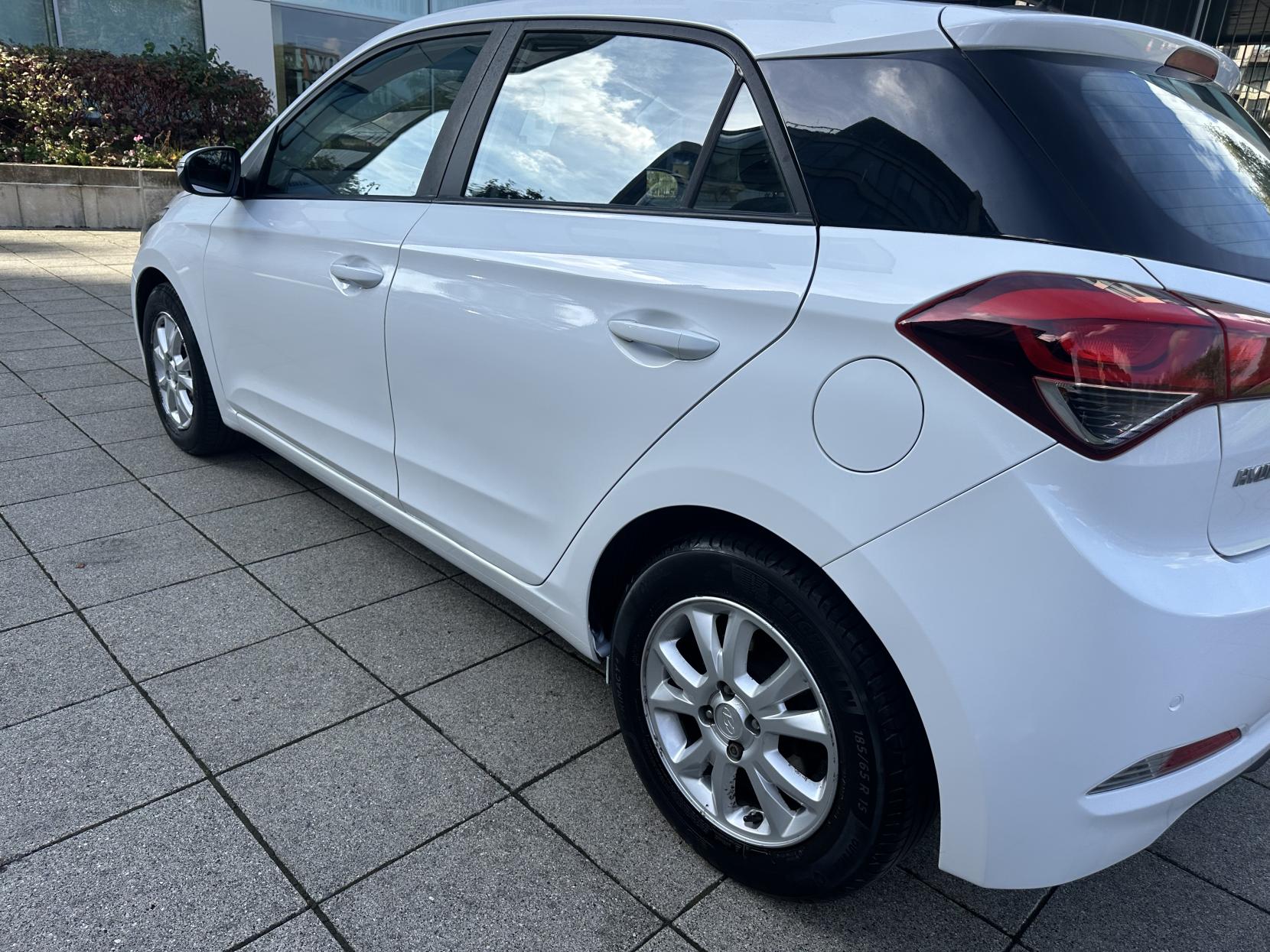 Hyundai i20 1.2 Blue Drive SE Hatchback 5dr Petrol Manual Euro 6 (s/s) (84 ps)