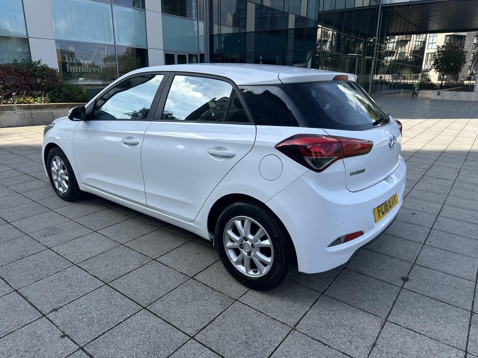 Hyundai i20 1.2 Blue Drive SE Hatchback 5dr Petrol Manual Euro 6 (s/s) (84 ps)