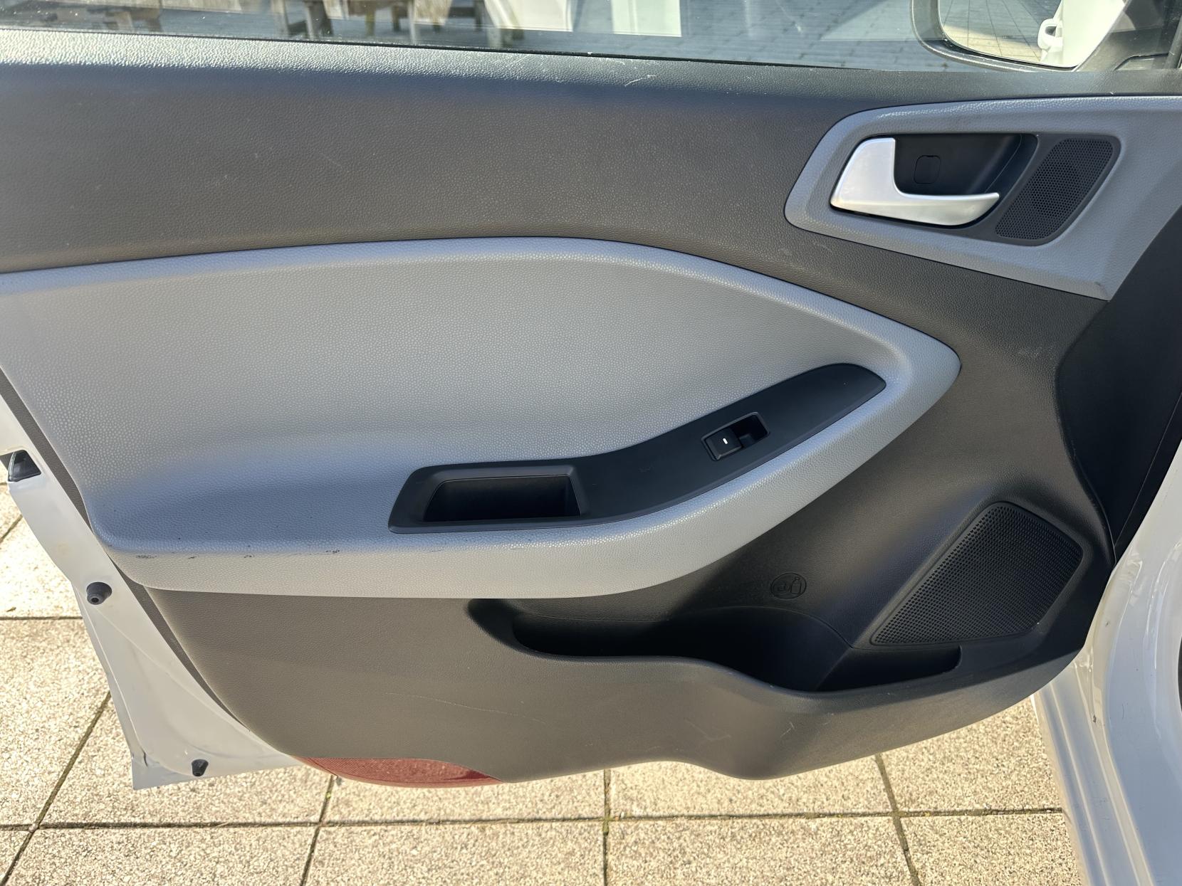 Hyundai i20 1.2 Blue Drive SE Hatchback 5dr Petrol Manual Euro 6 (s/s) (84 ps)