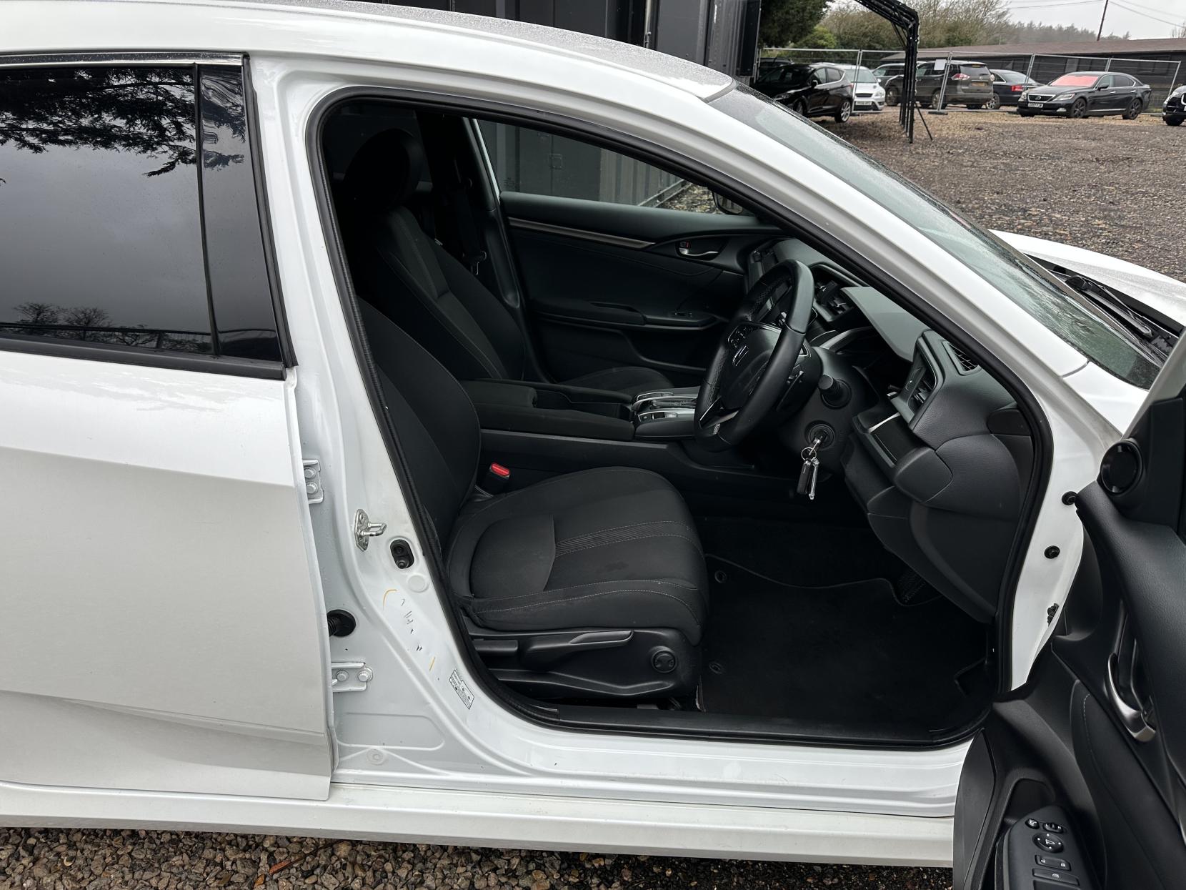 Honda Civic 1.0 VTEC Turbo SR Hatchback 5dr Petrol CVT Euro 6 (s/s) (129 ps)